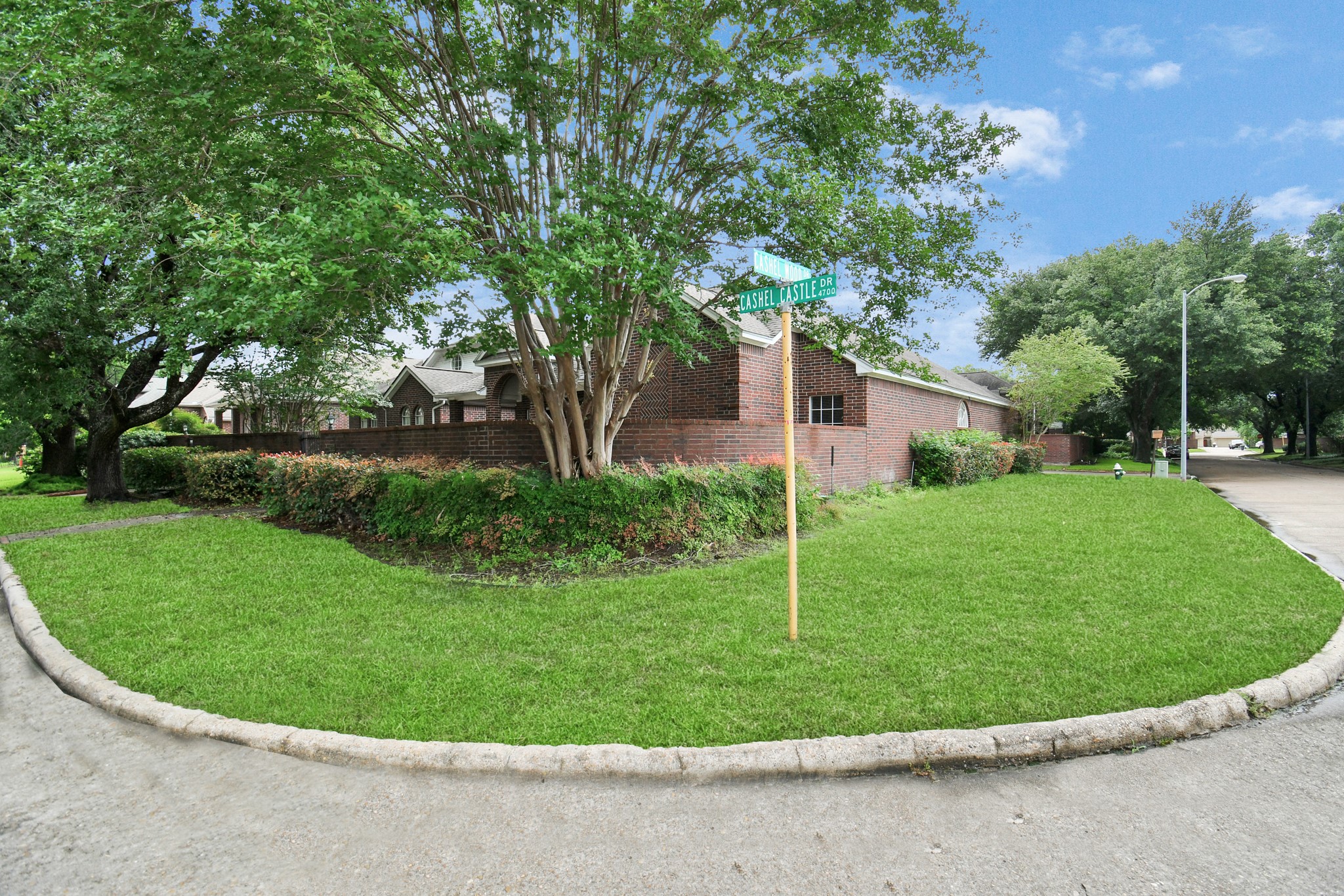 4727 Cashel Castle Drive Property Photo 4