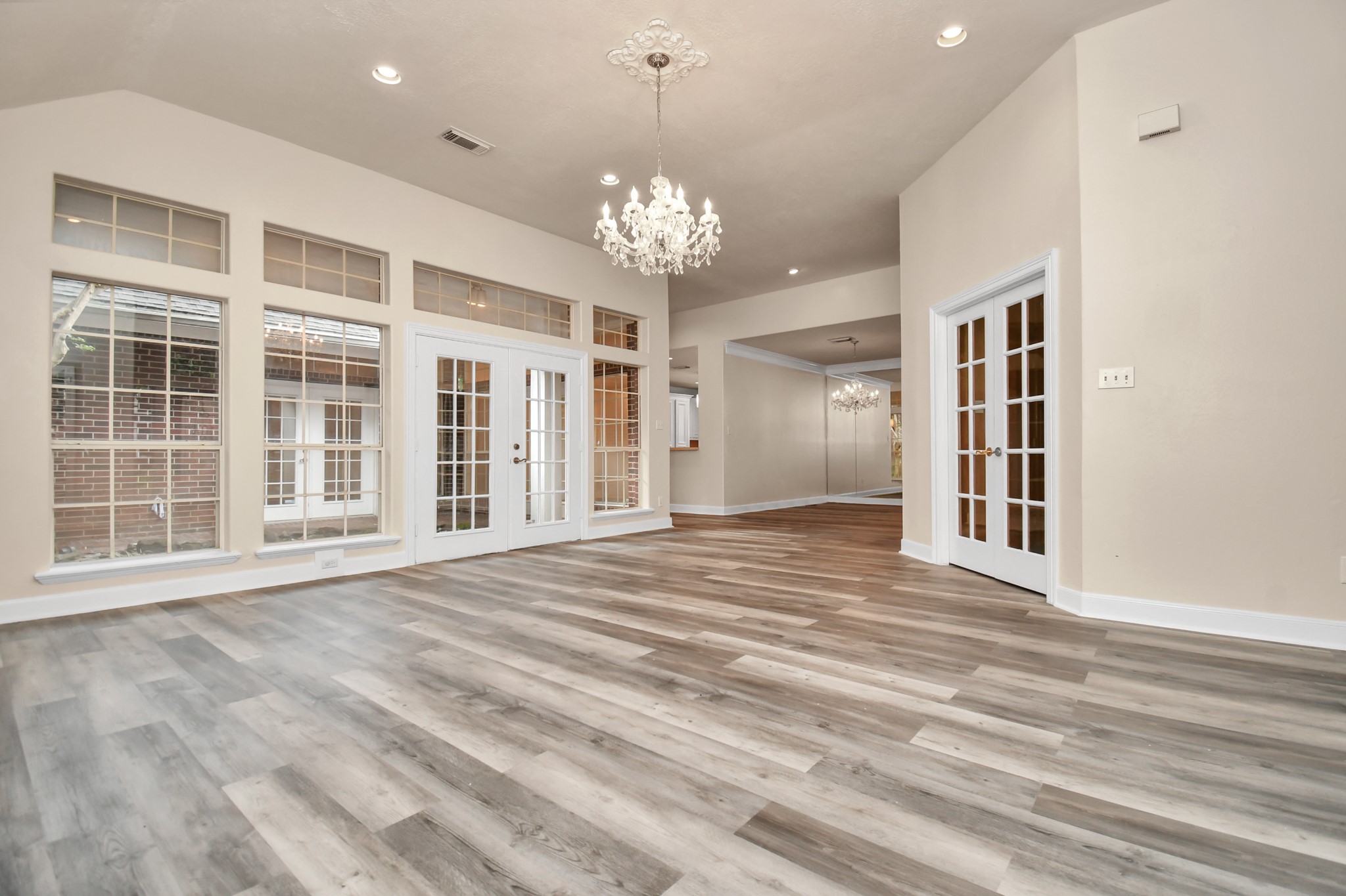 4727 Cashel Castle Drive Property Photo 9