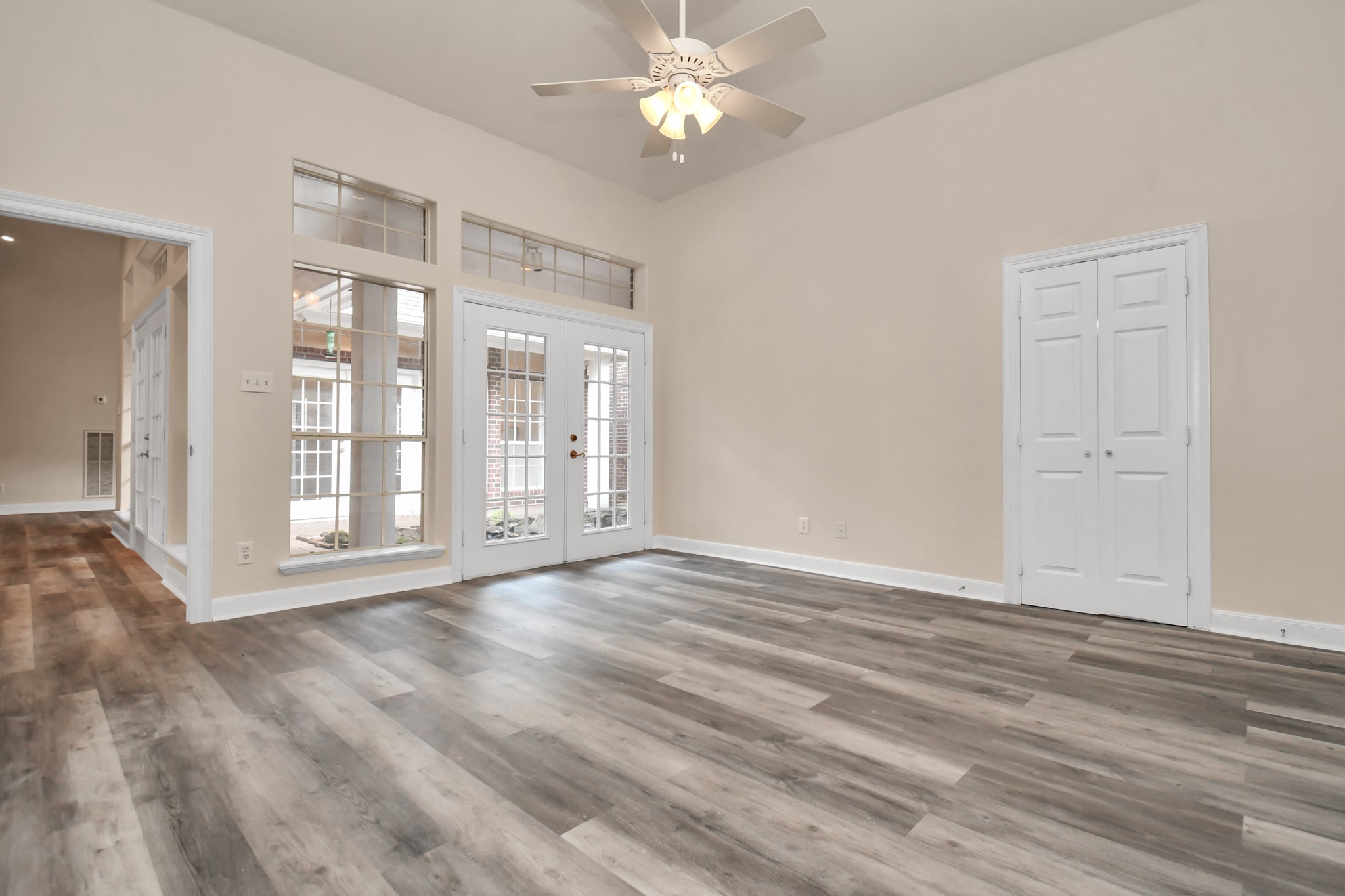 4727 Cashel Castle Drive Property Photo 19