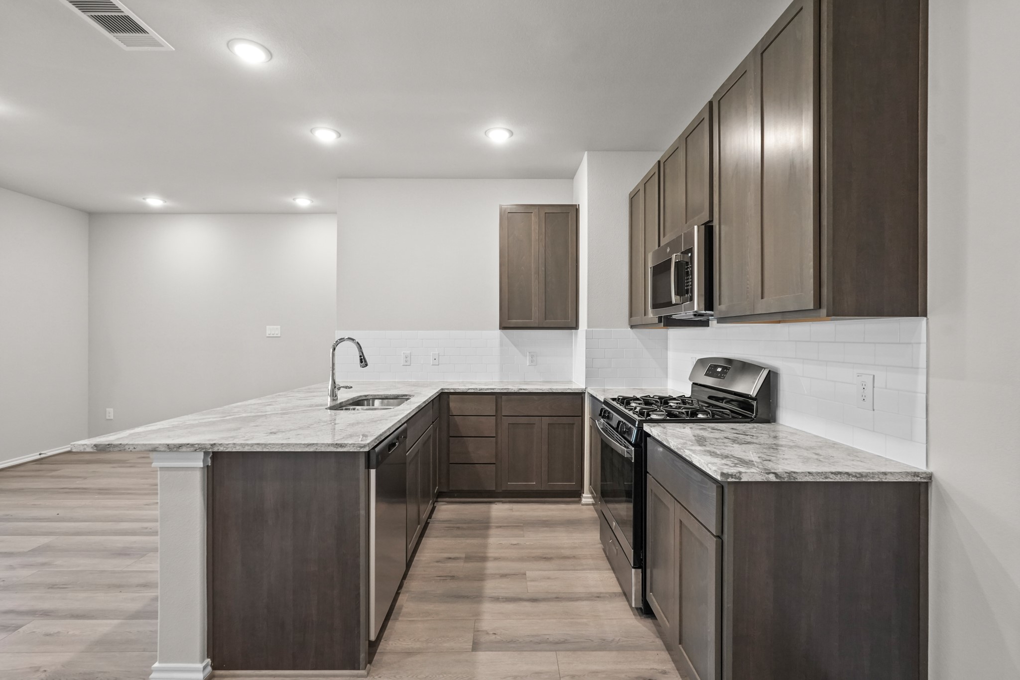 1114 Hugh Landing Lane Property Photo 3