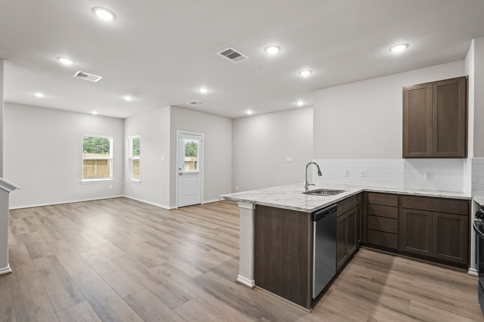 1114 Hugh Landing Lane Property Photo 4