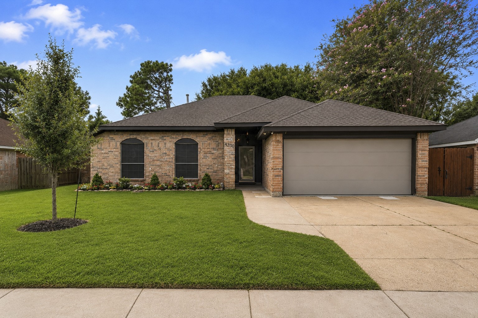 4330 Glen Avon Drive Property Photo 1