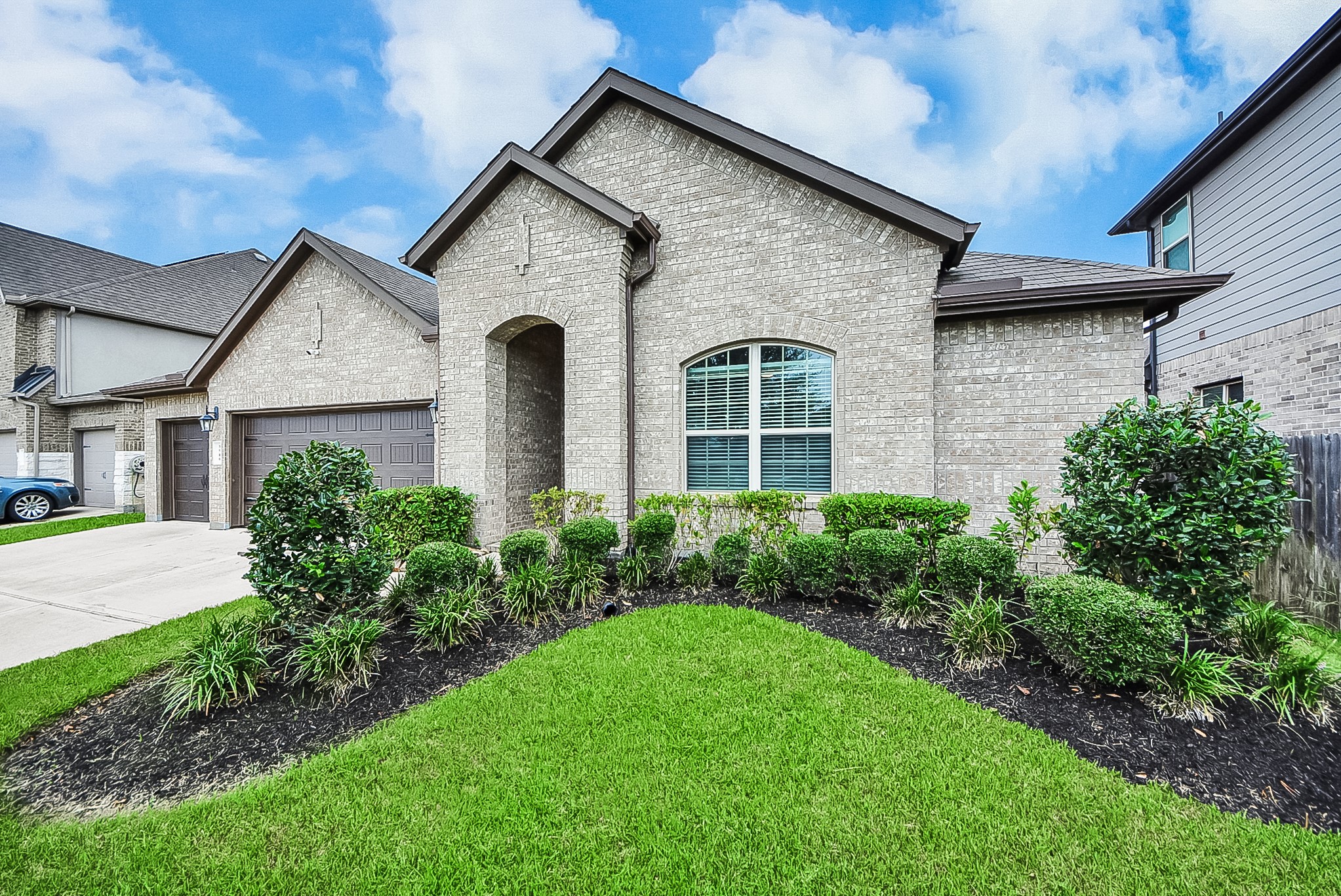 3510 Hampton Landing Court Property Photo 3