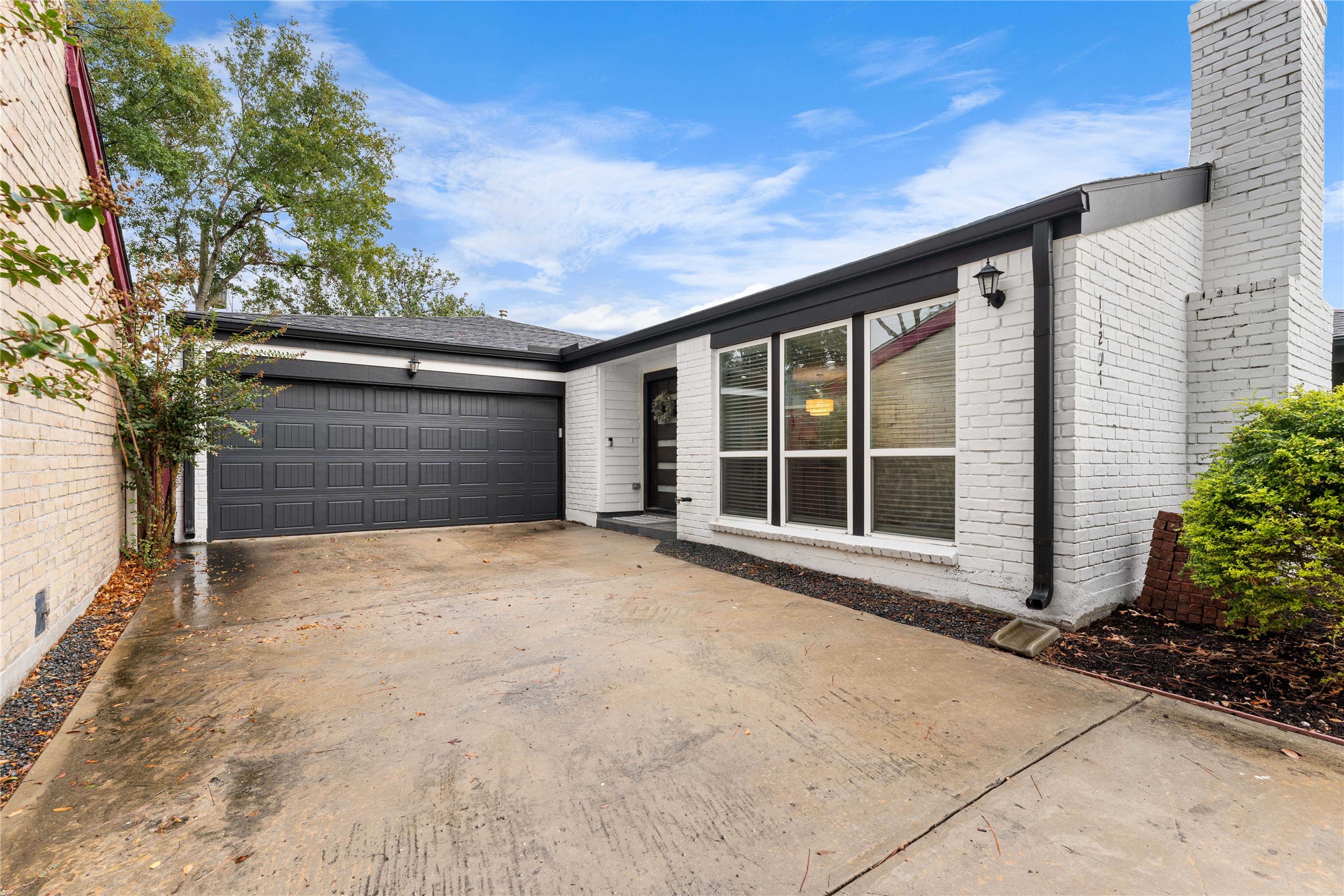 11207 Wood Lodge Drive Property Photo 1