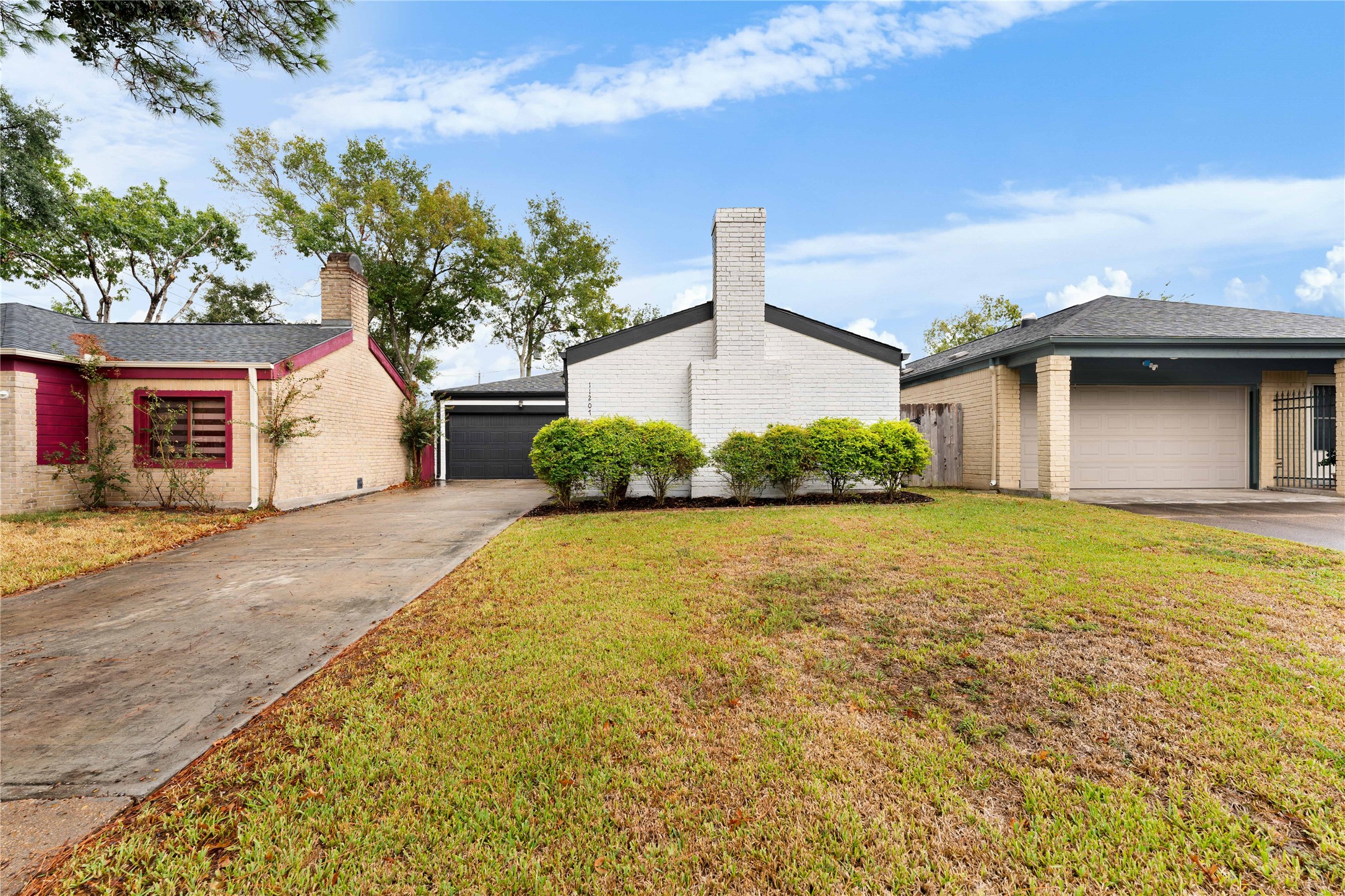 11207 Wood Lodge Drive Property Photo 9