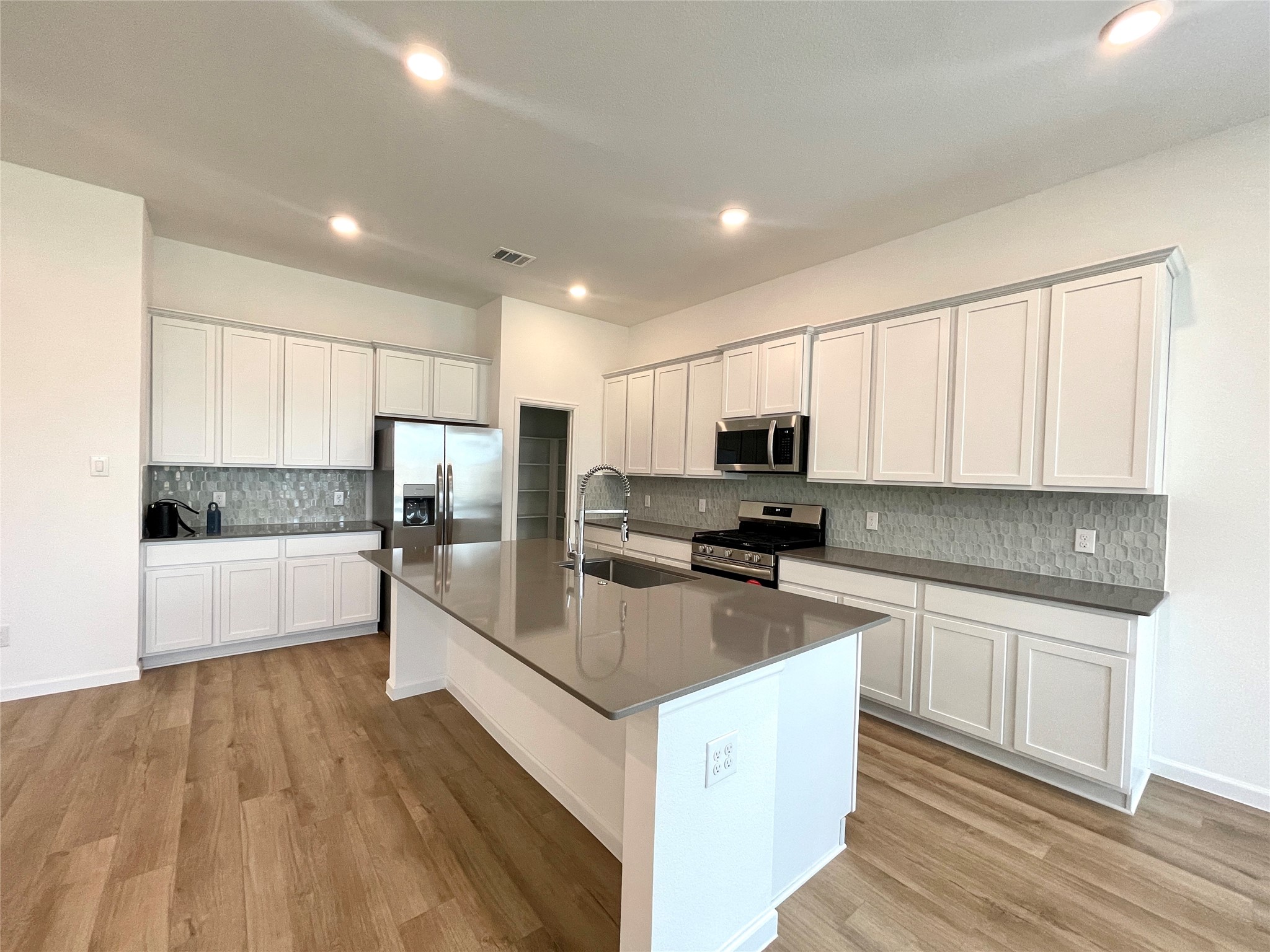 3615 Forest River Drive Property Photo 15