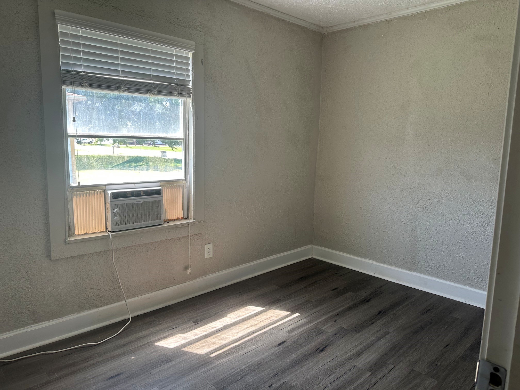 1709 W 4th Street Property Photo 4