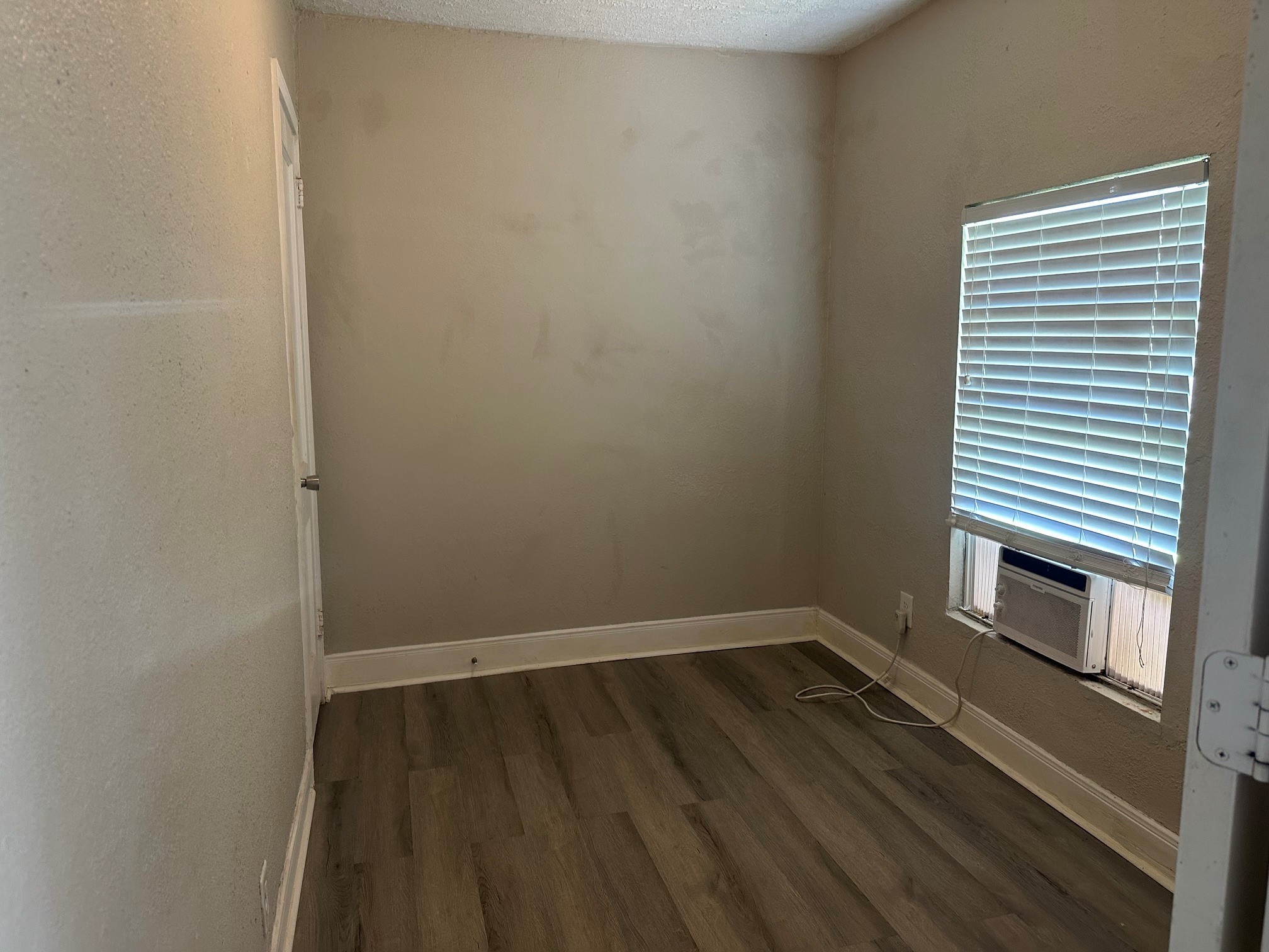 1709 W 4th Street Property Photo 7