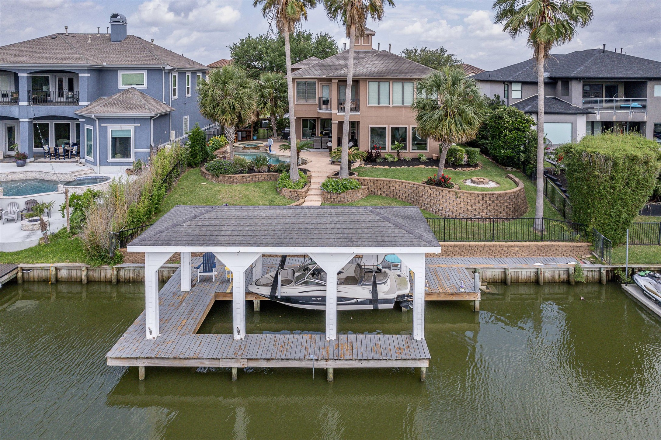 2938 N Island Drive Property Photo 1