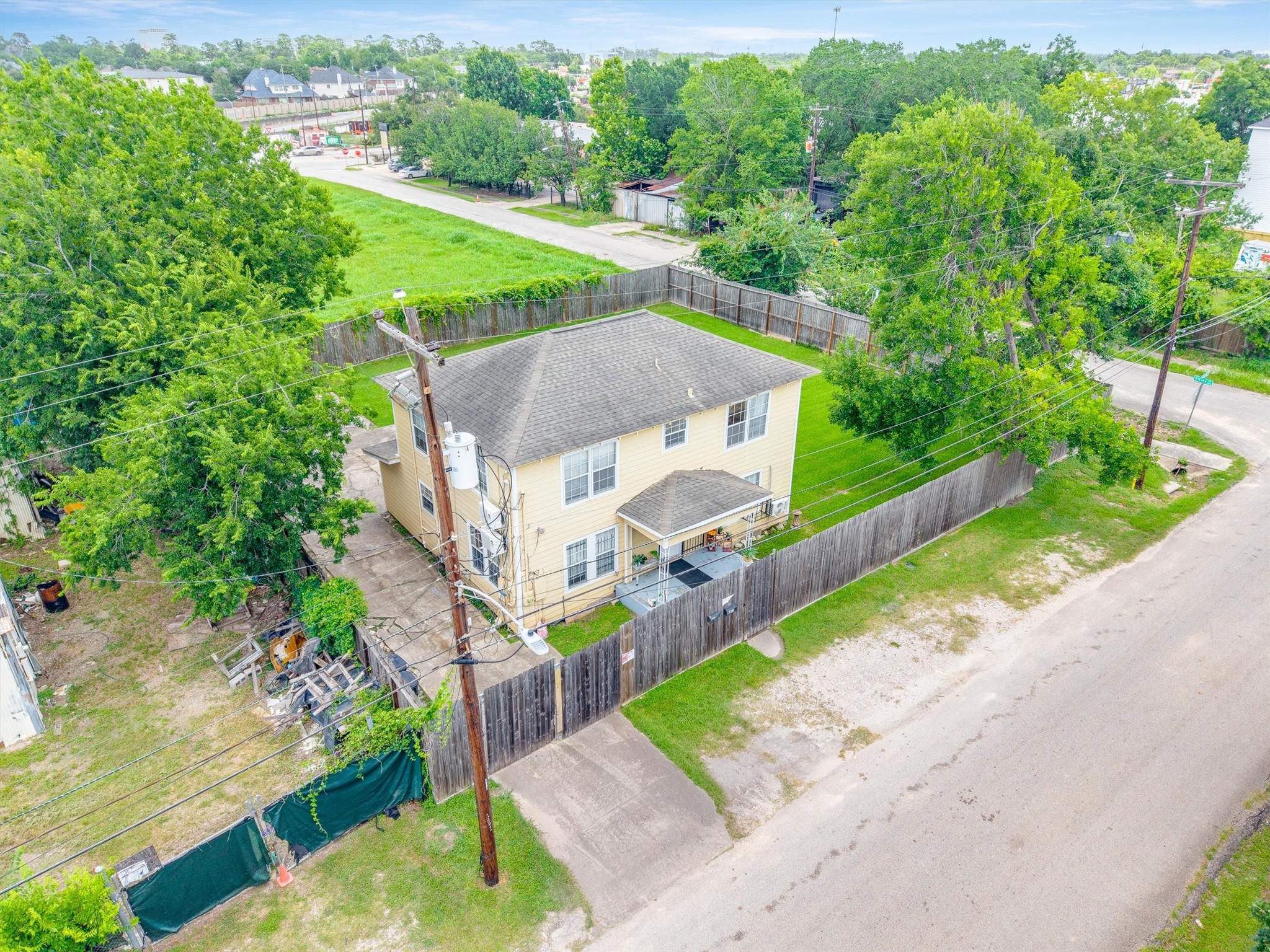 4233 Dupont Street Property Photo 1
