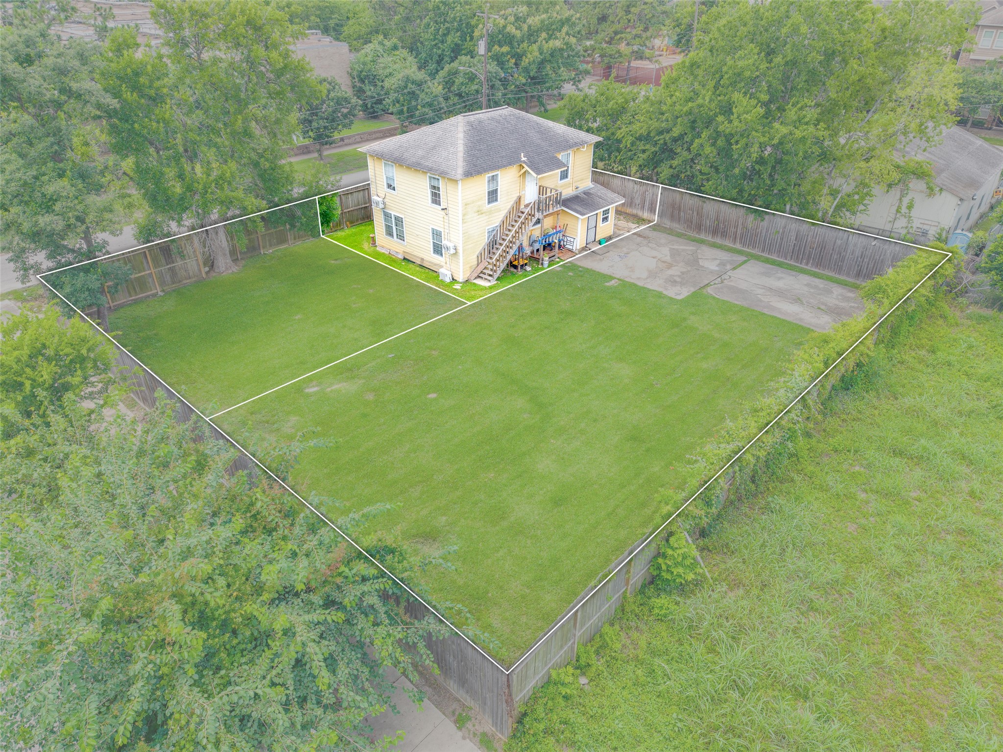 4233 Dupont Street Property Photo 4