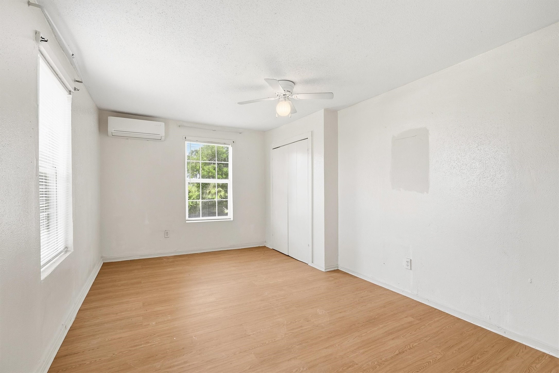 4233 Dupont Street Property Photo 11