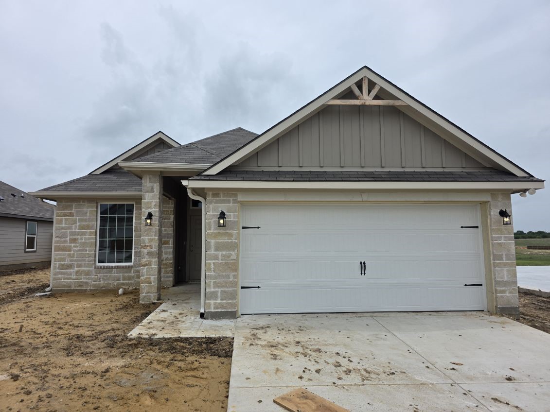1498 Lake Ridge Drive Property Photo 1