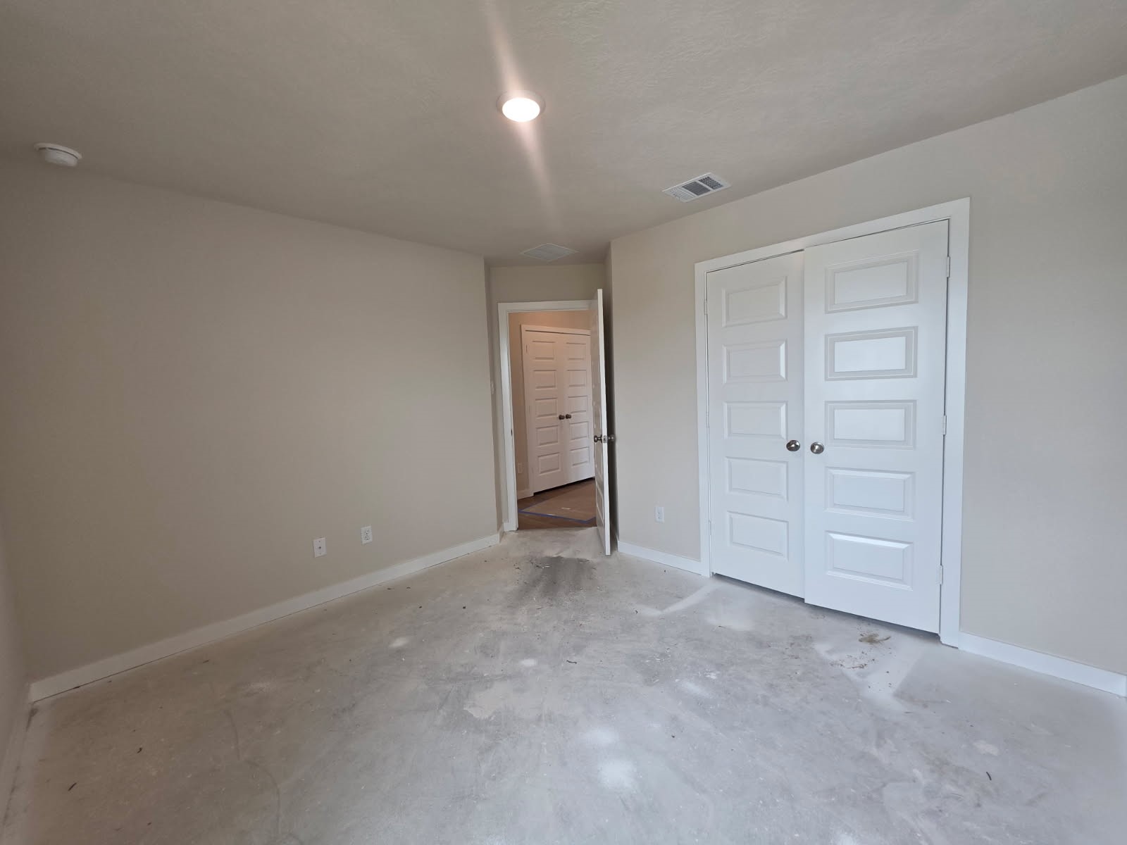 1498 Lake Ridge Drive Property Photo 10