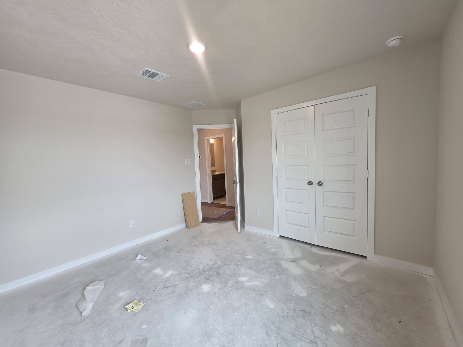 1498 Lake Ridge Drive Property Photo 11