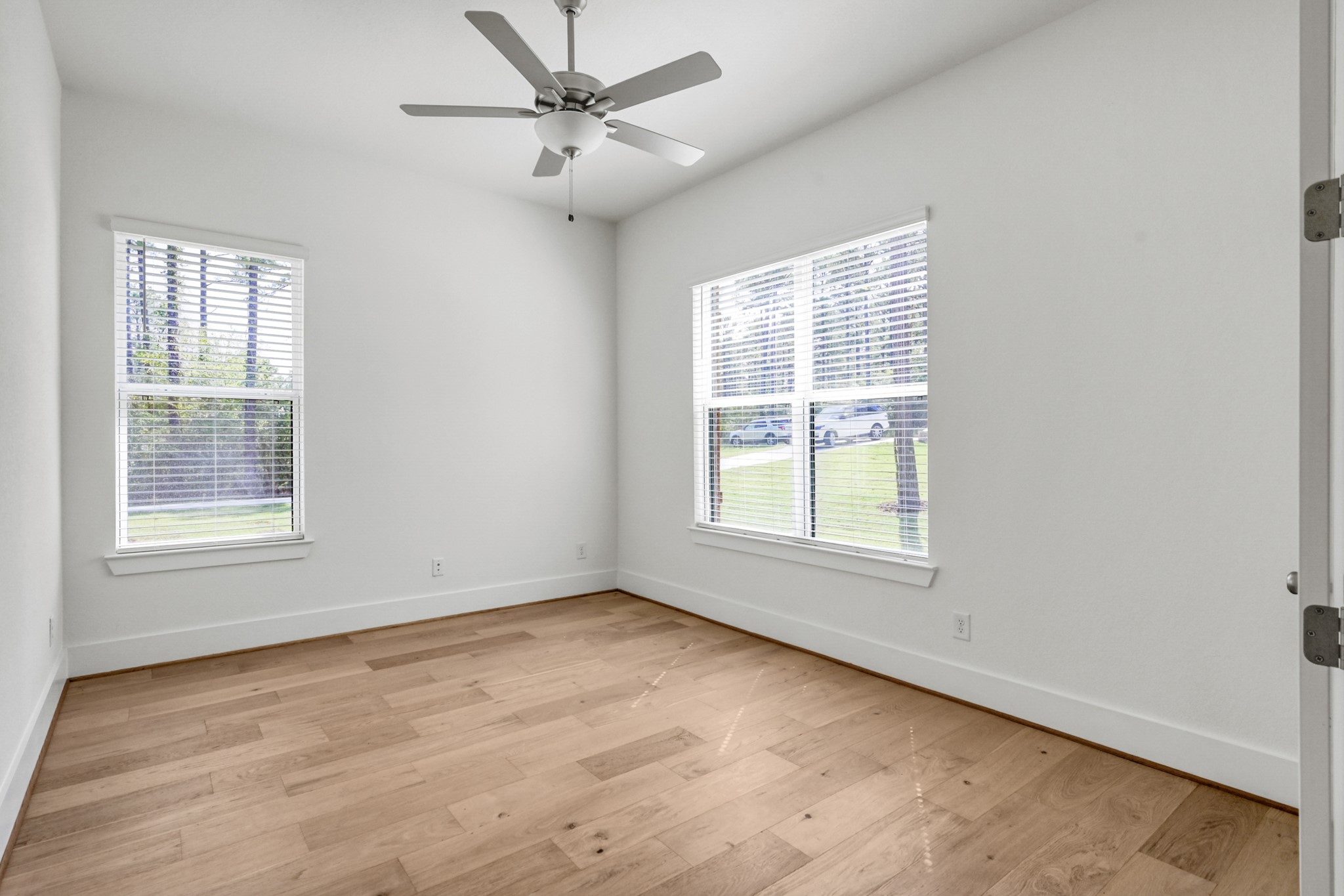 8915 Cedar Meadow Lane Property Photo 5