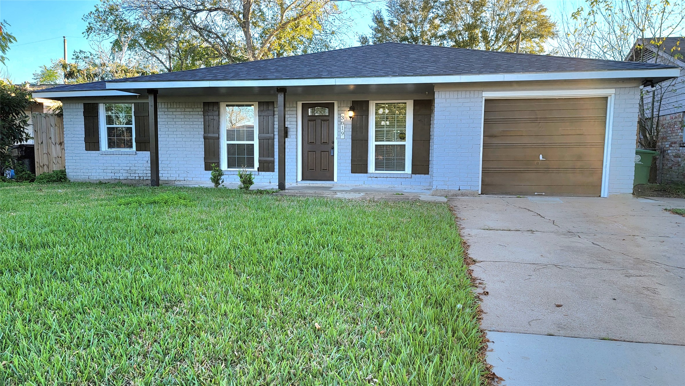 3819 Heatherbrook Drive Property Photo 1