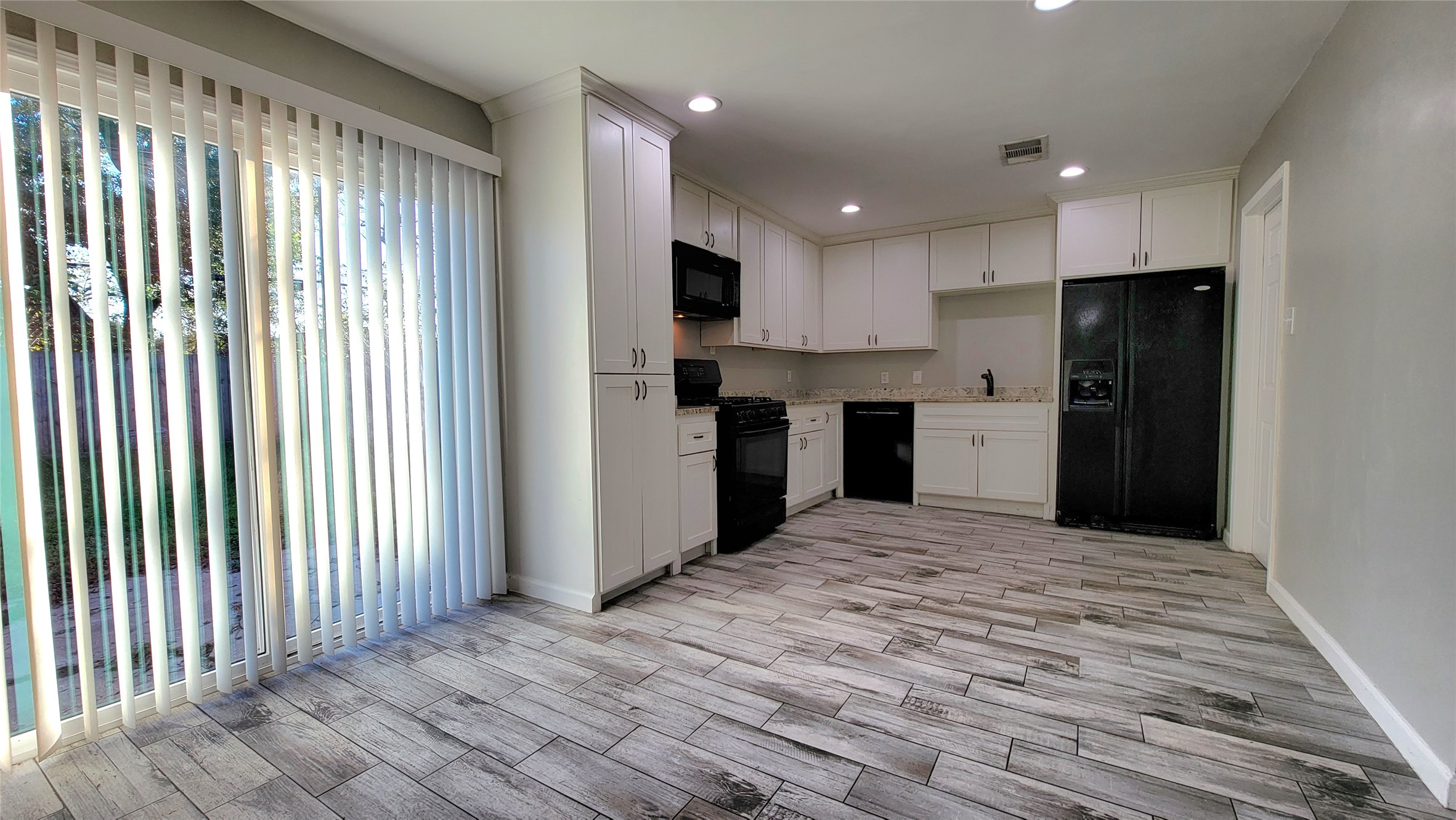 3819 Heatherbrook Drive Property Photo 5