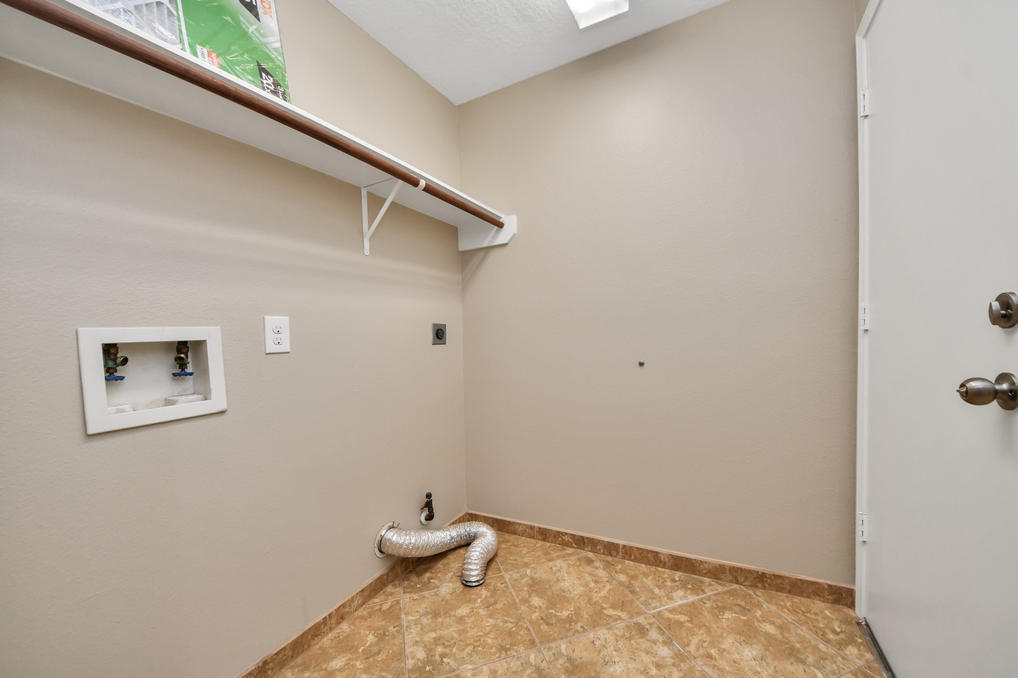 3003 Silver Spur Drive Property Photo 9