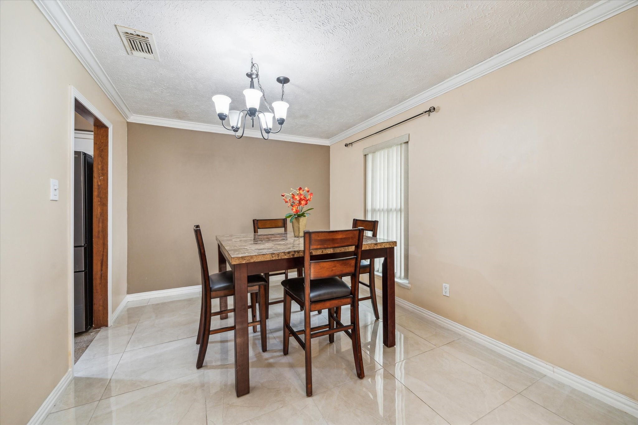 21423 Park Valley Drive Property Photo 4
