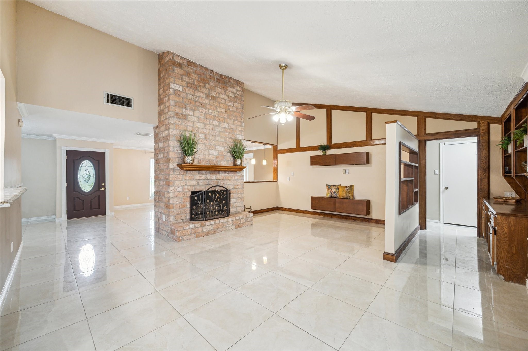 21423 Park Valley Drive Property Photo 12