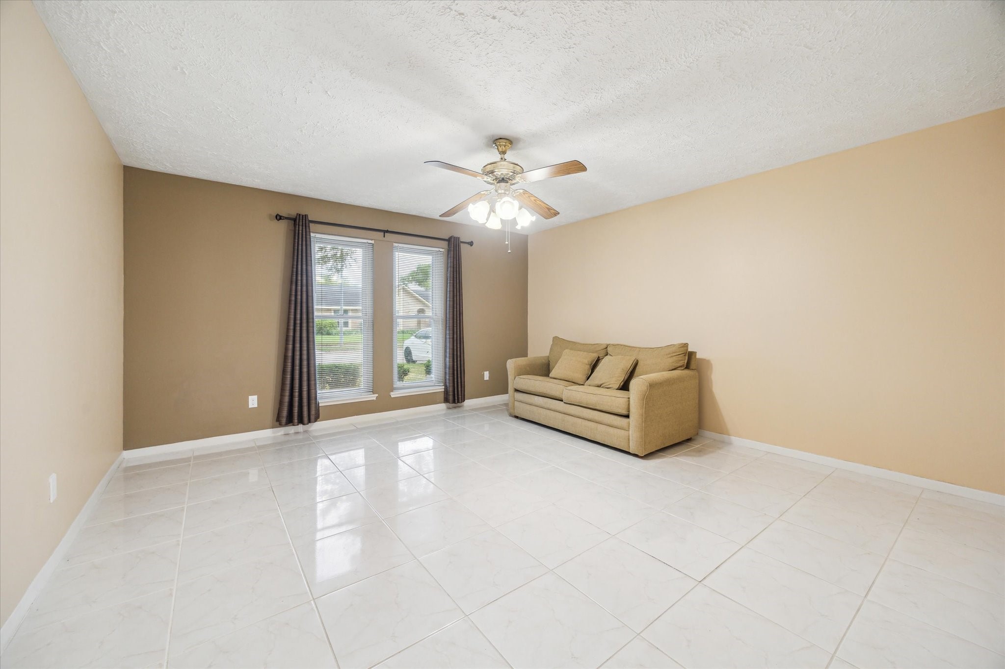 21423 Park Valley Drive Property Photo 13