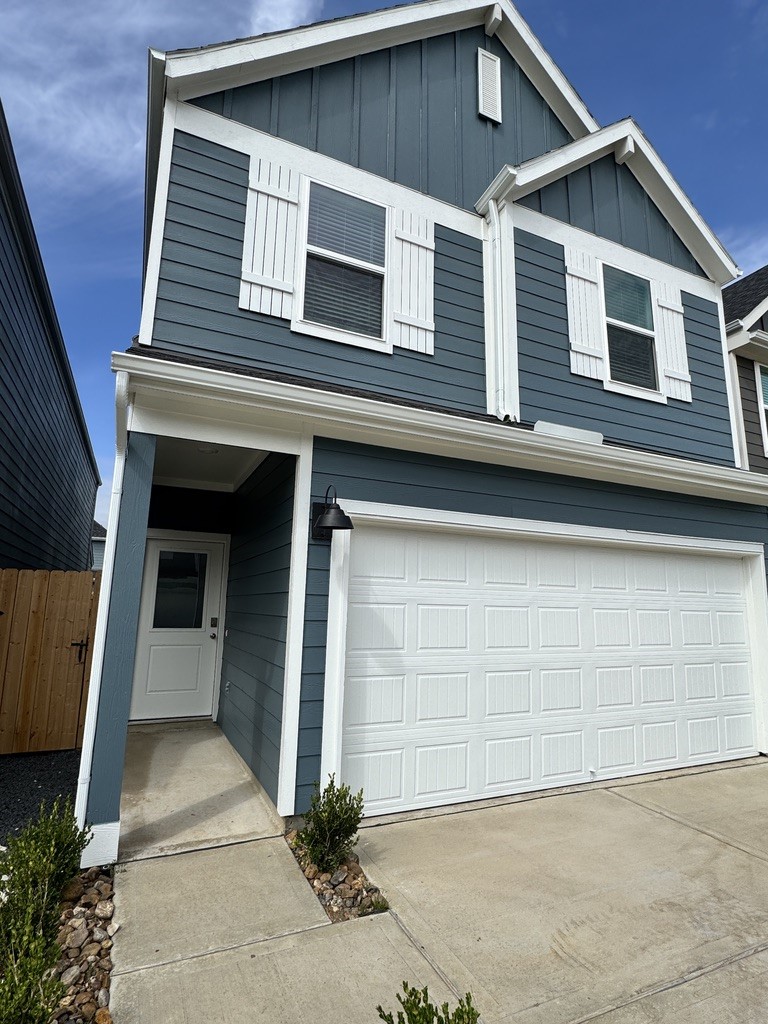 3514 Goldfinch Woods Dr Property Photo 2