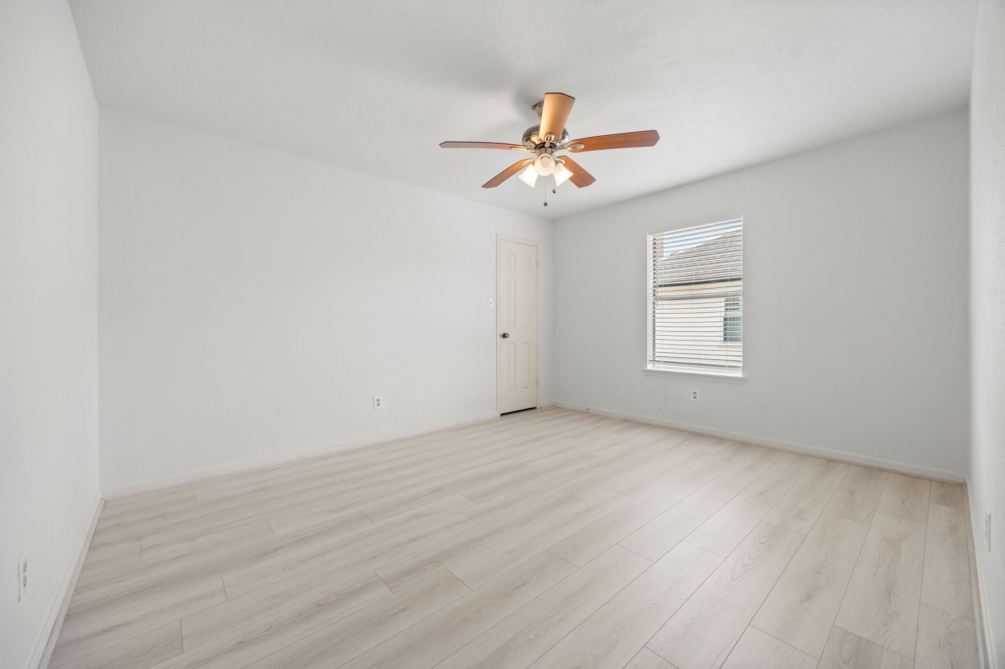 211 Aberdeen Street Property Photo 24