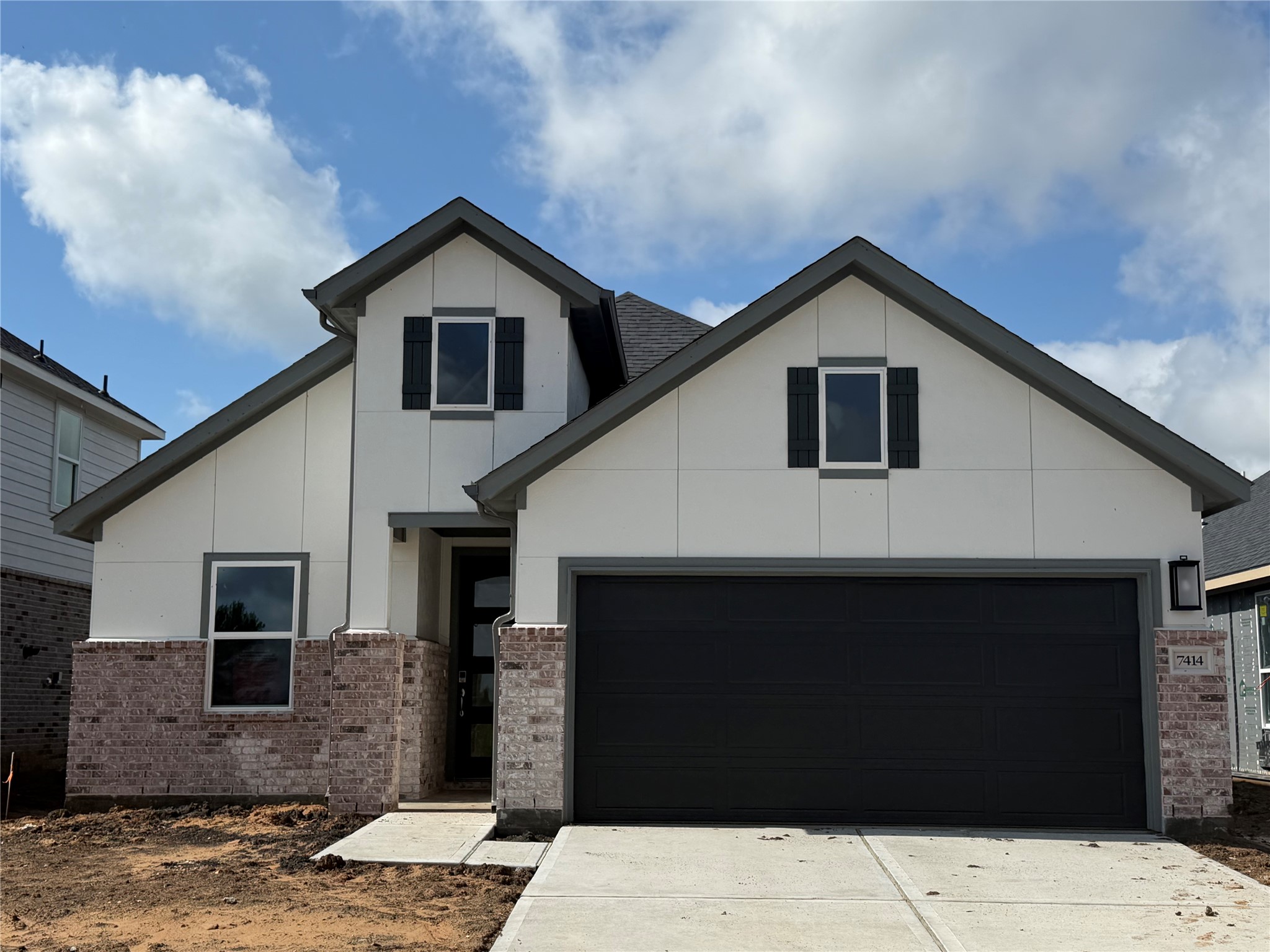 7414 Happiness Pass Property Photo 2