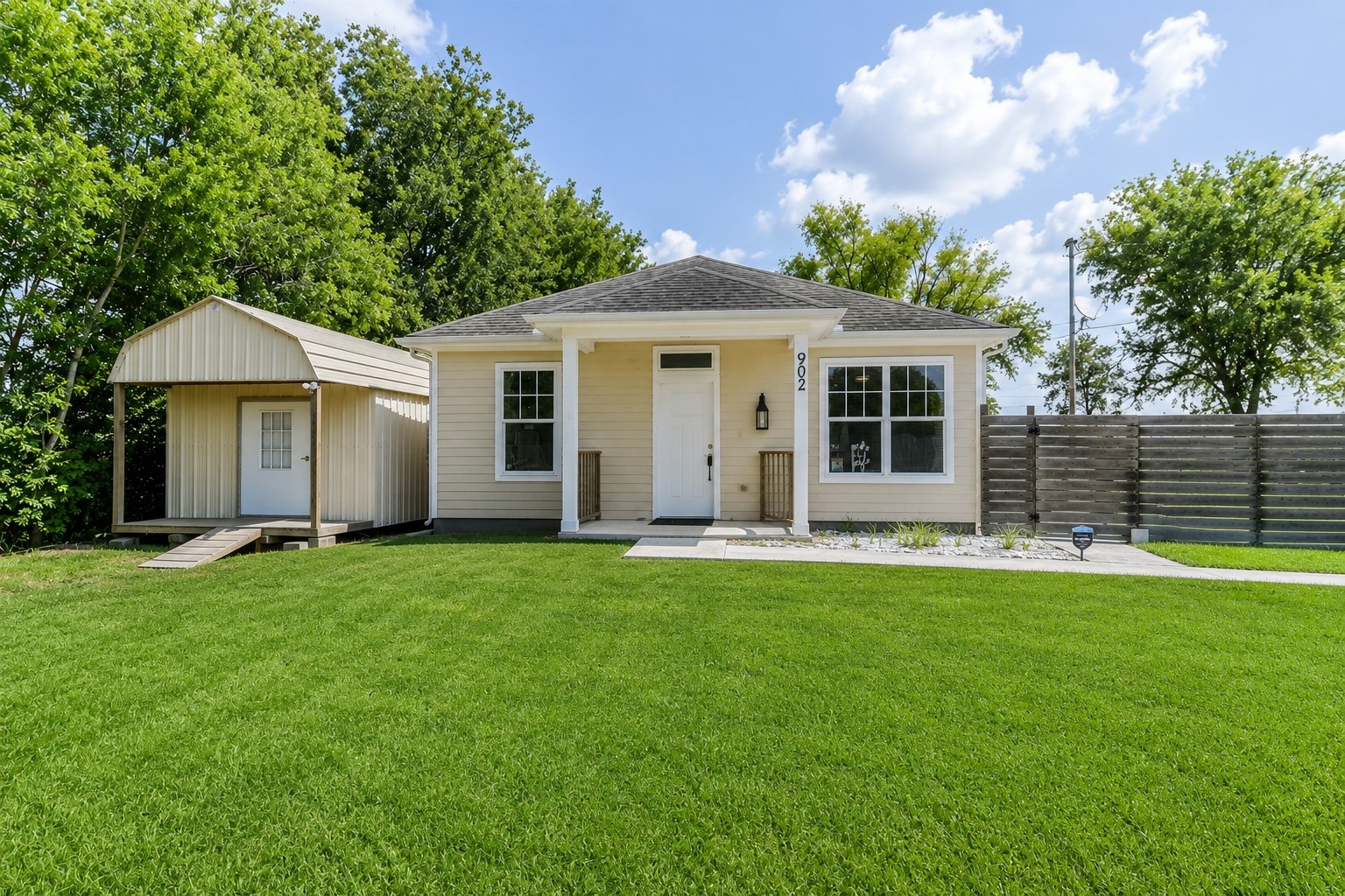 902 Virginia Avenue Property Photo