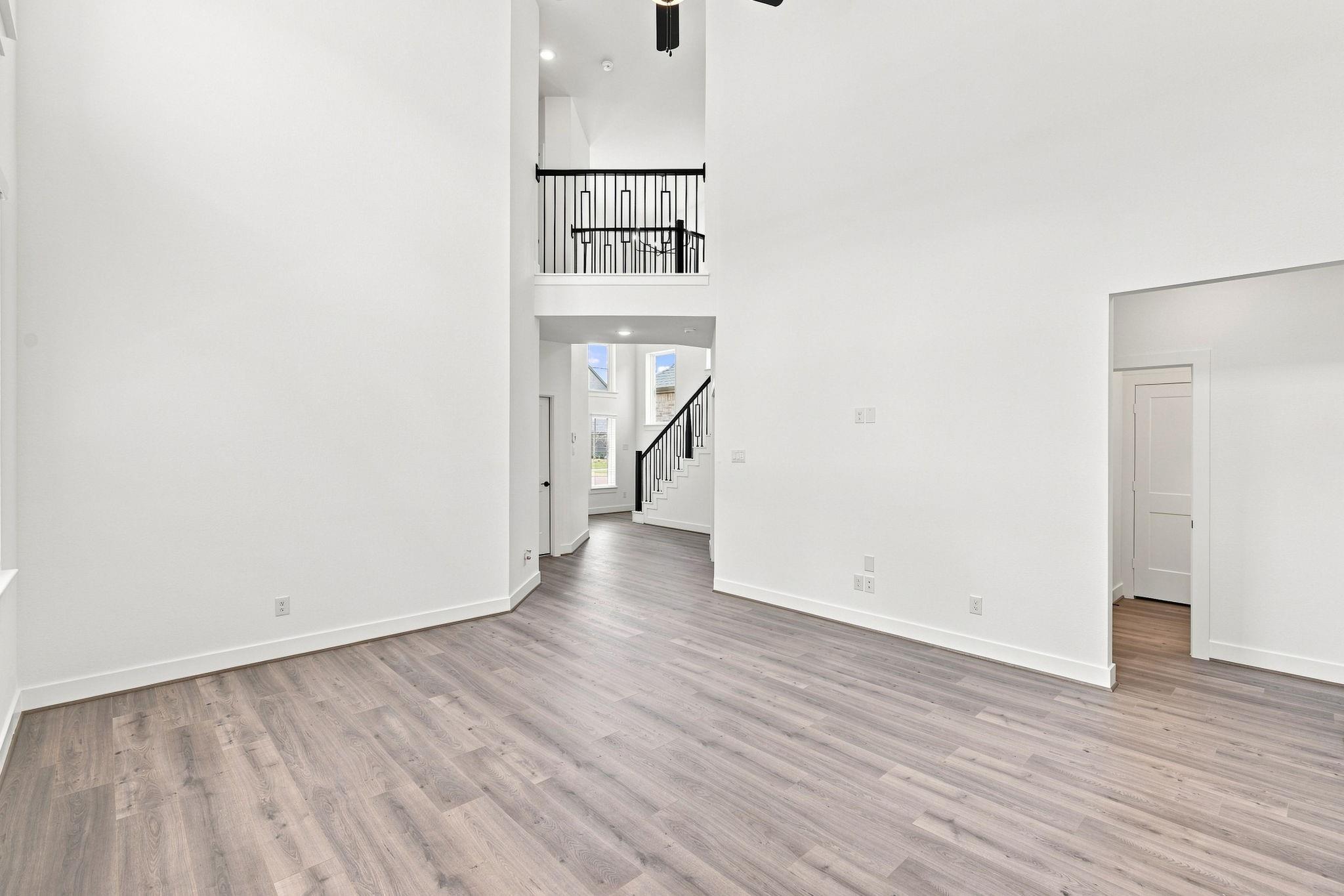 30934 Breezy Way Property Photo 9