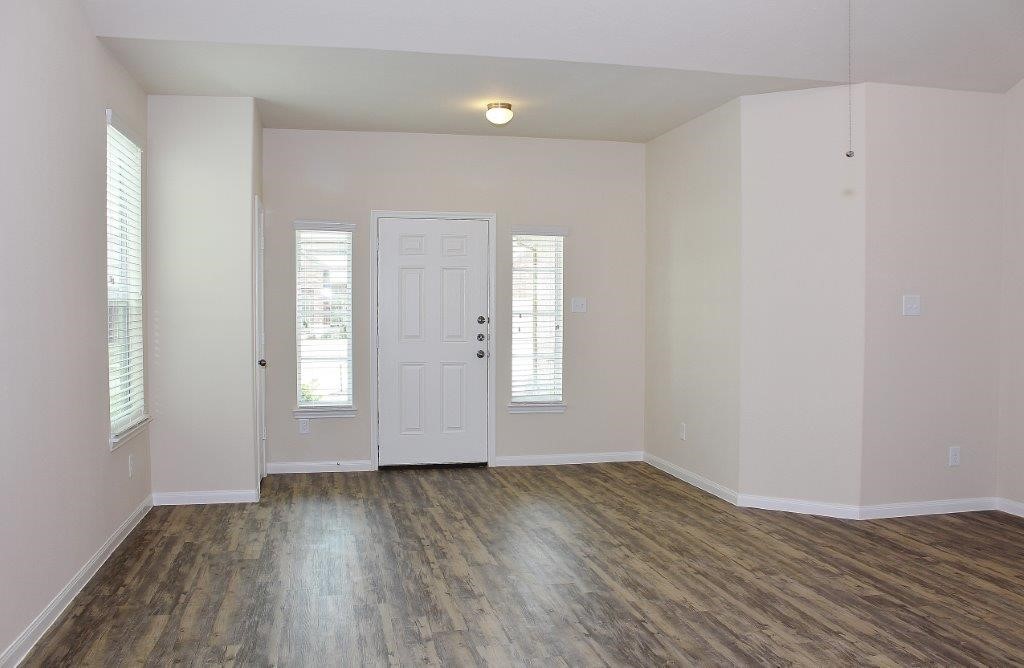 12402 Maura Lane Property Photo 8