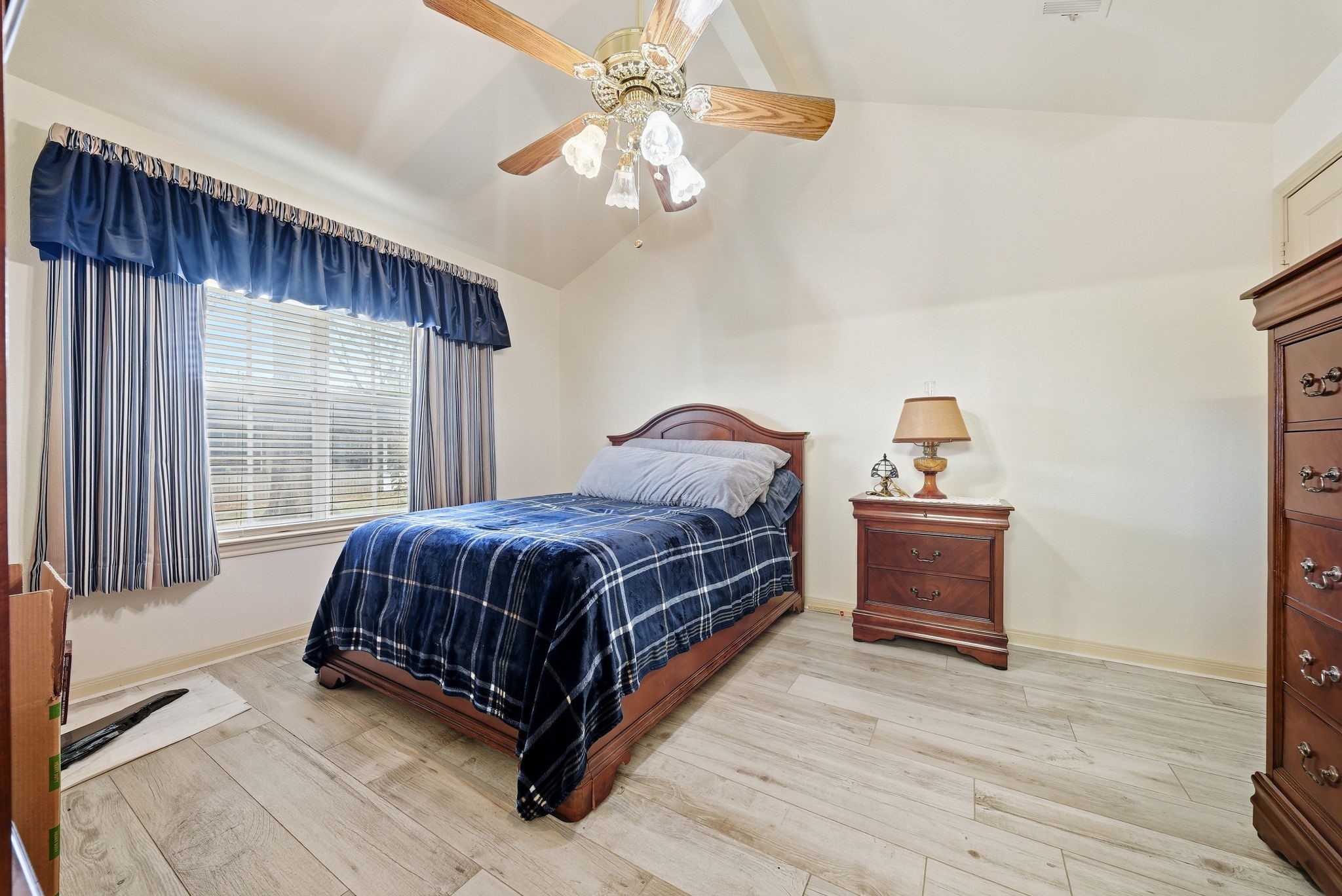 37728 Little Thorn Lane Property Photo 6