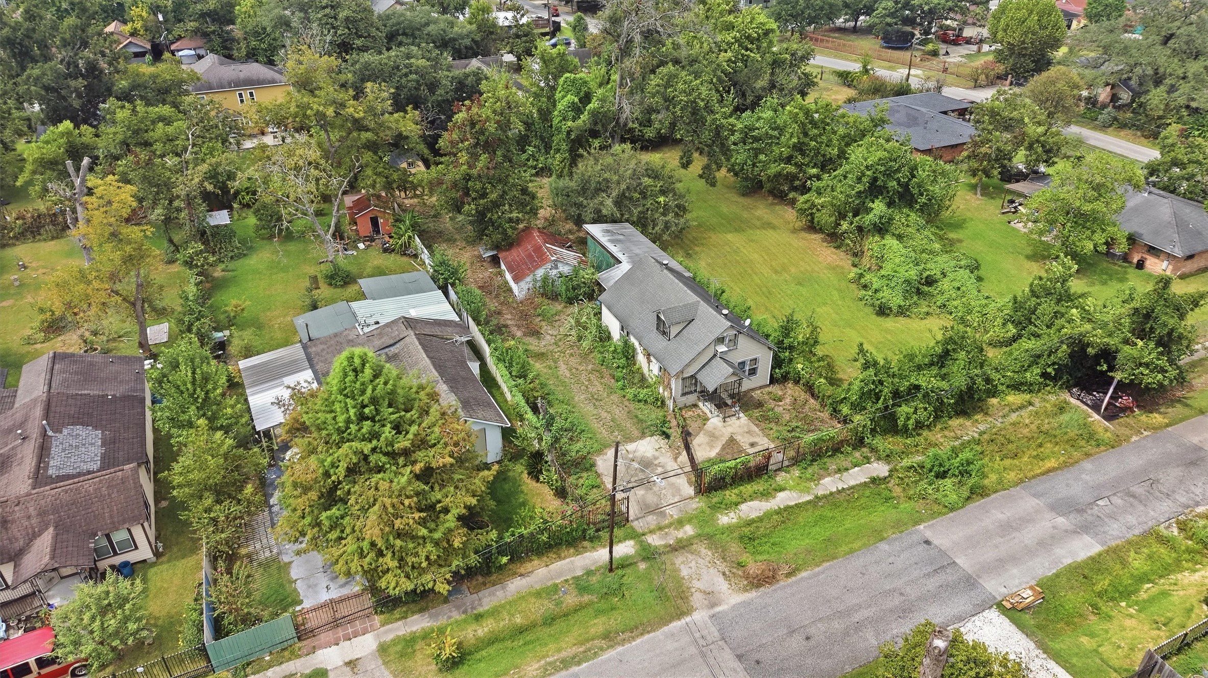 7911 Melrose Street Property Photo 4