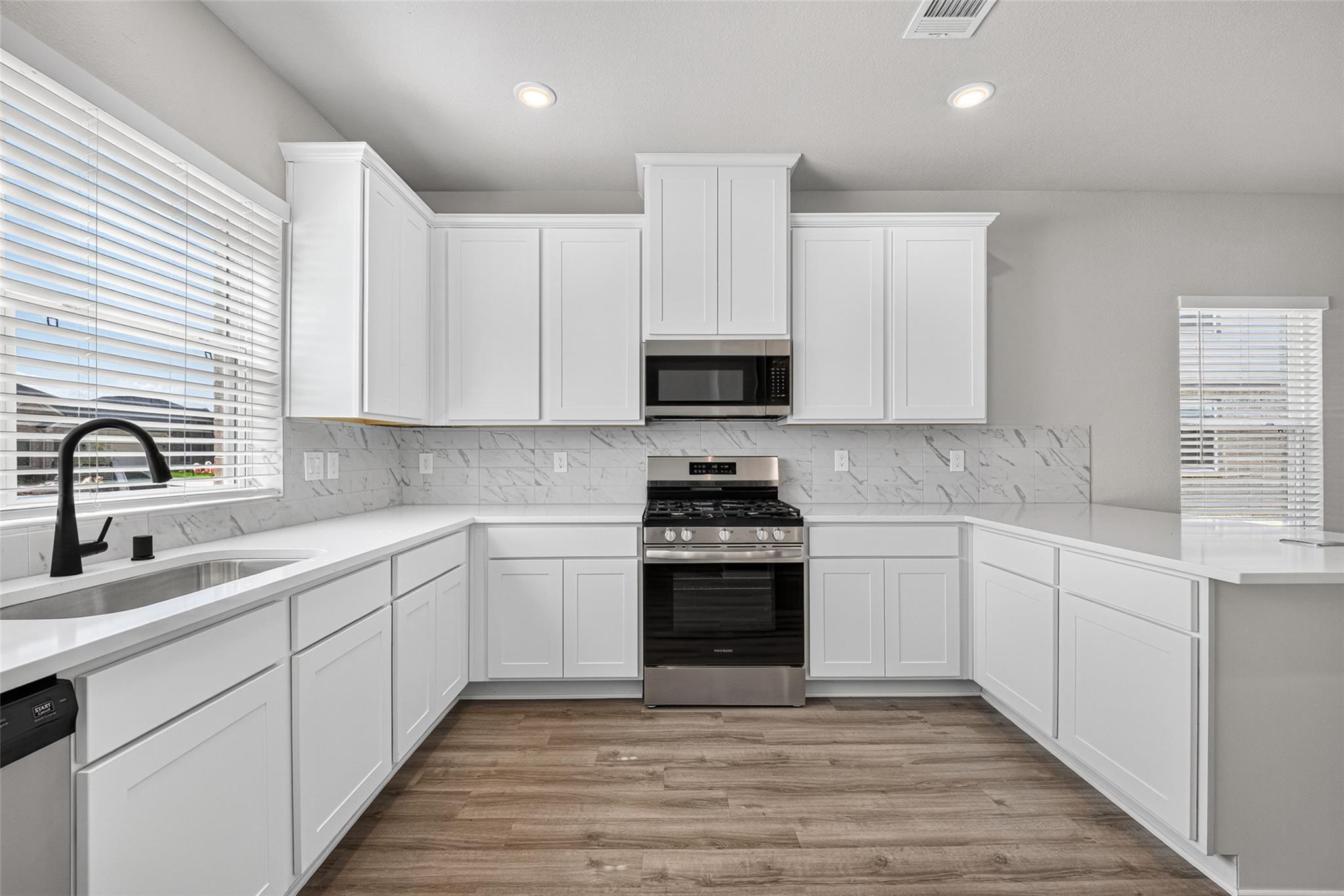 2106 Spring Hollow Drive, Baytown Tx 77521 Property Photo 4