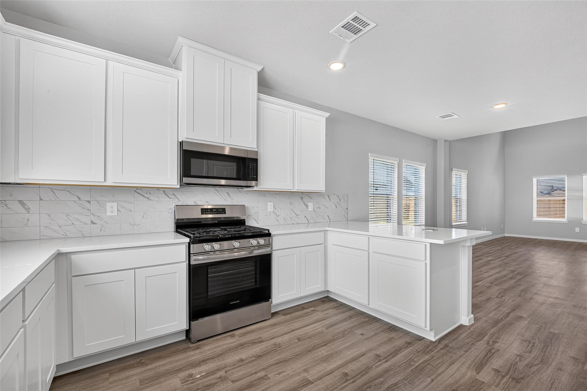 2106 Spring Hollow Drive, Baytown Tx 77521 Property Photo 6