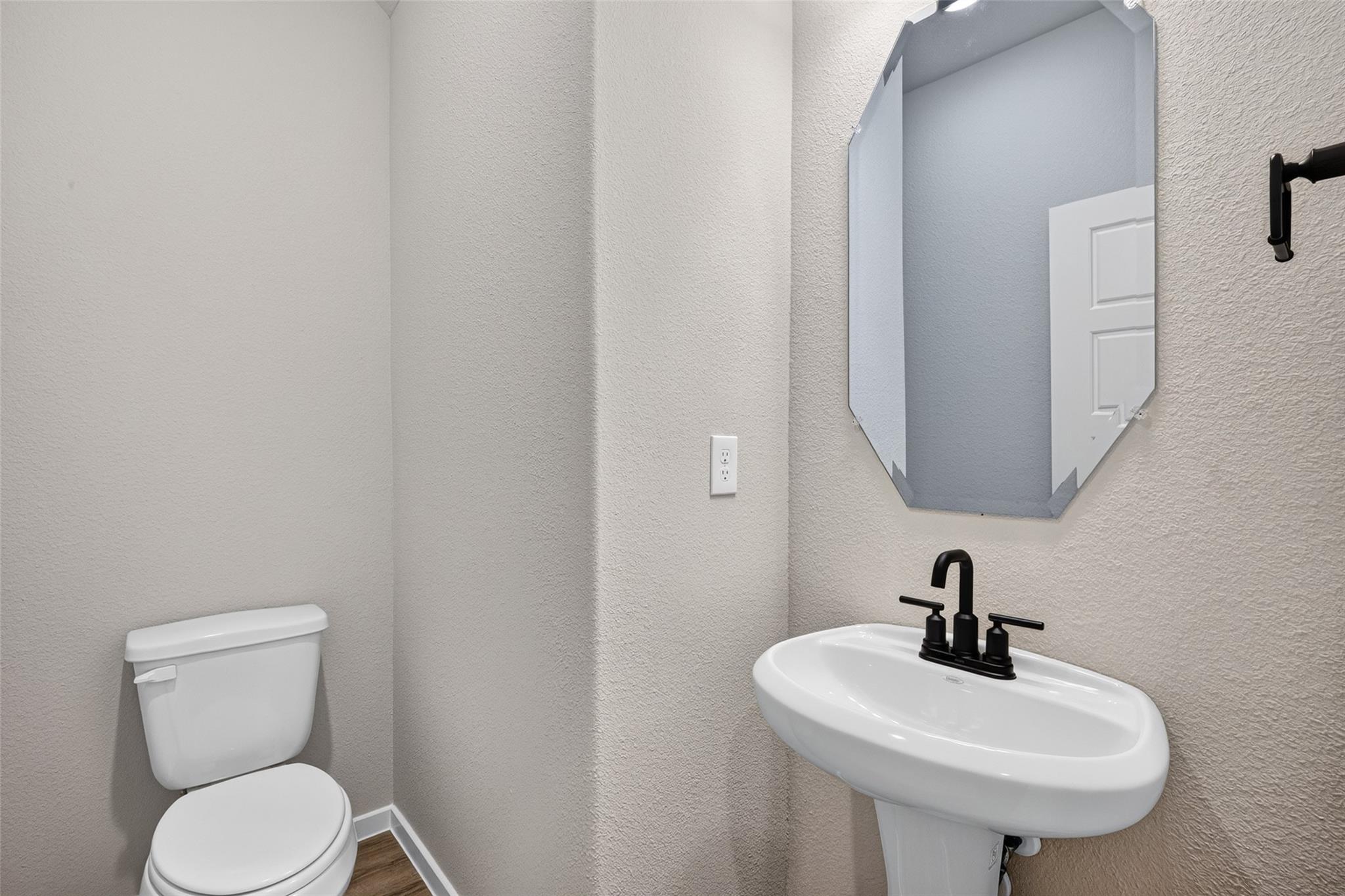 2106 Spring Hollow Drive, Baytown Tx 77521 Property Photo 22