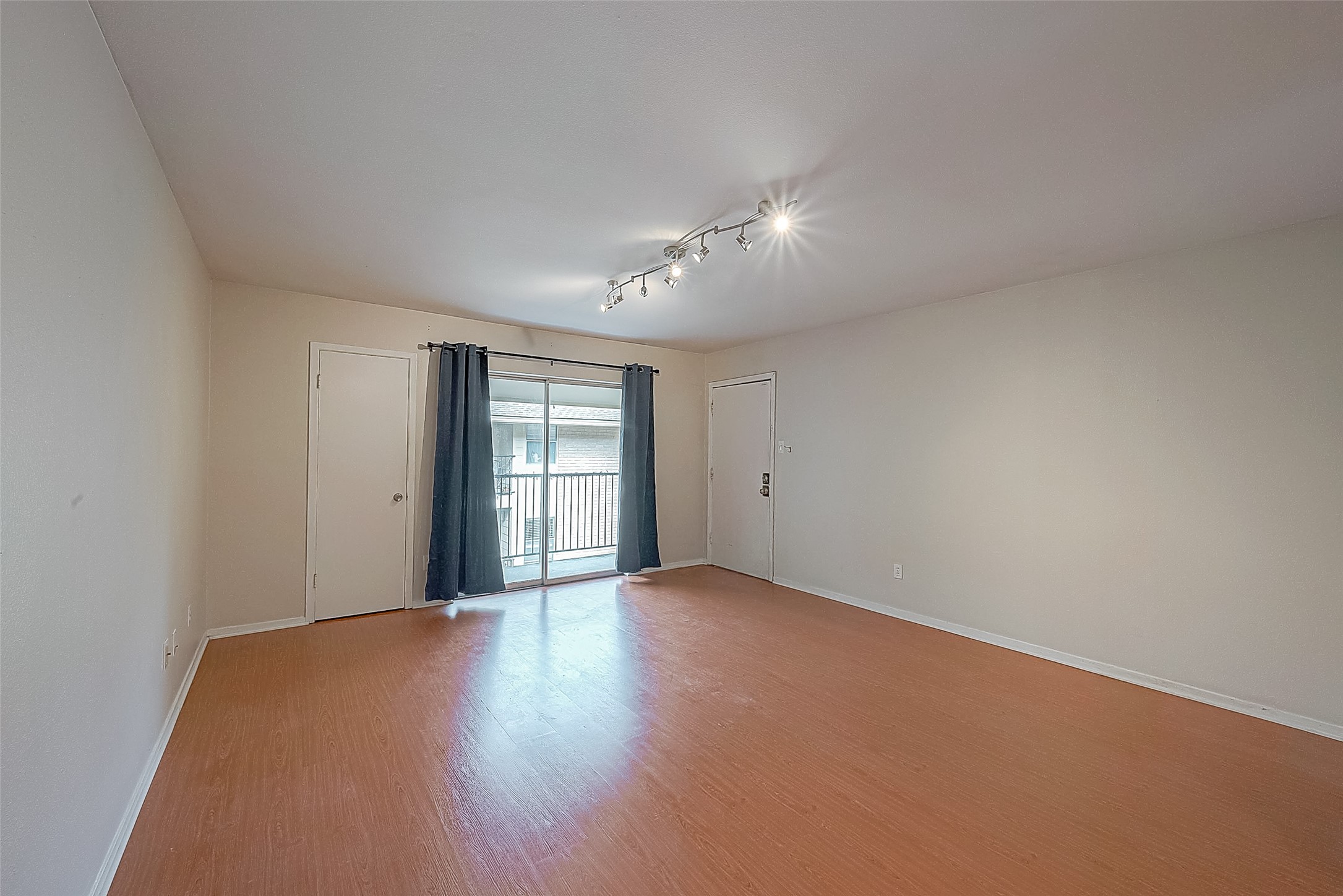 3131 Cummins Street 54 Property Photo 5