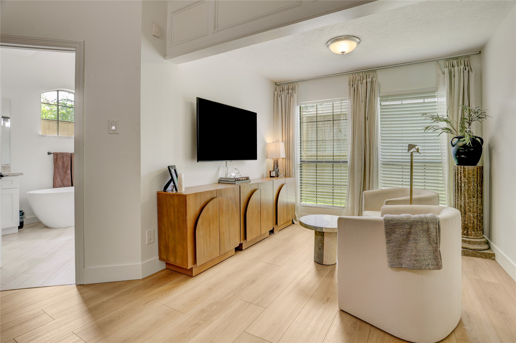 11703 Wickhollow Lane Property Photo 16
