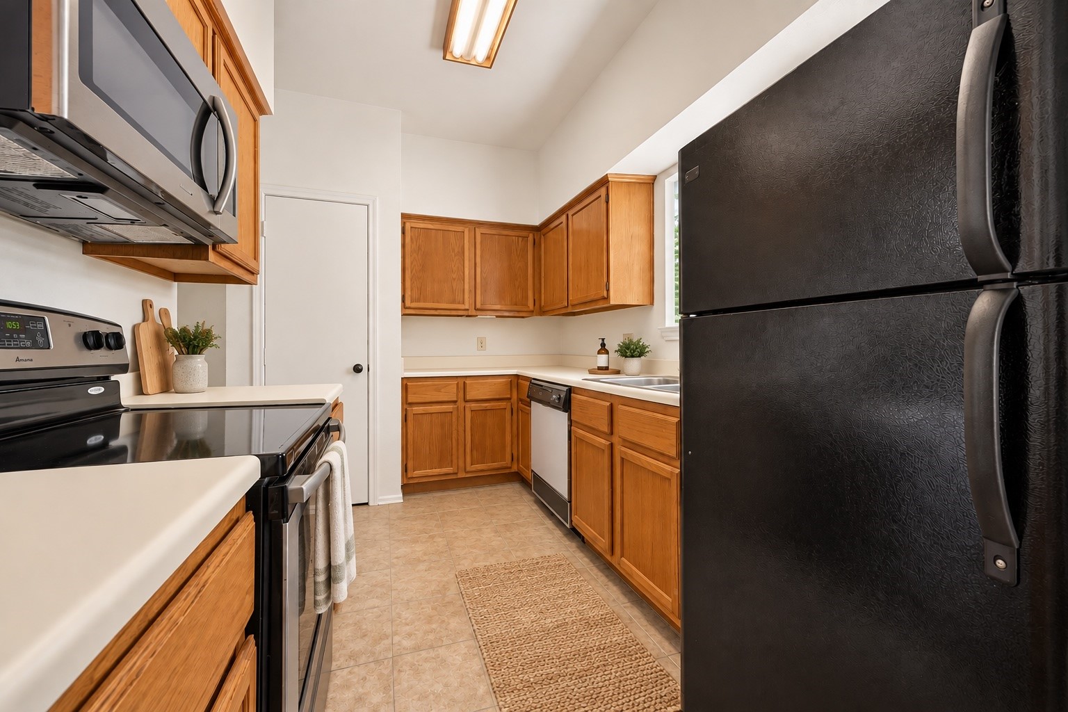 1103 Dulles Avenue 1604 Property Photo 6
