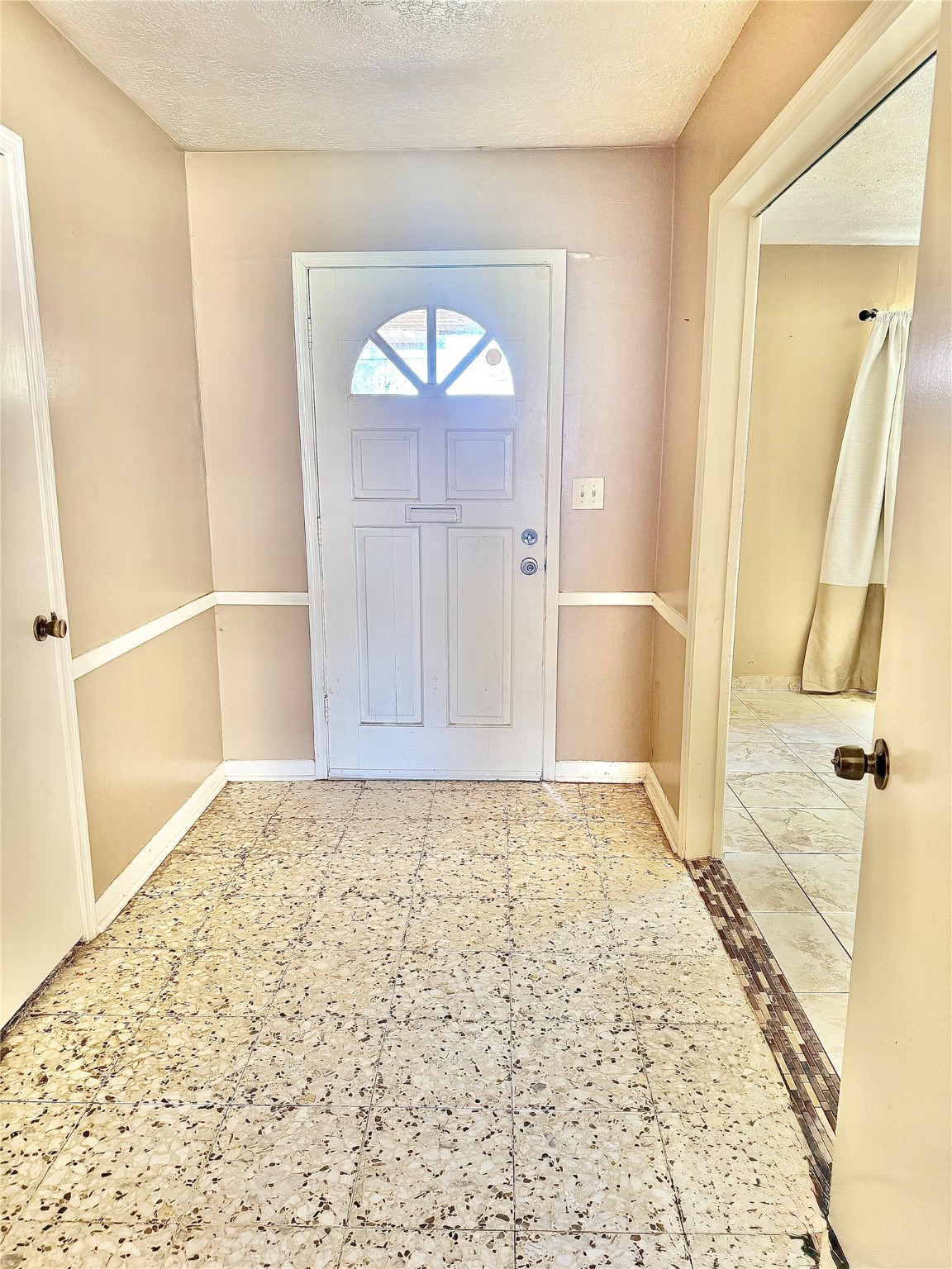 4303 Balcones Drive Property Photo 4