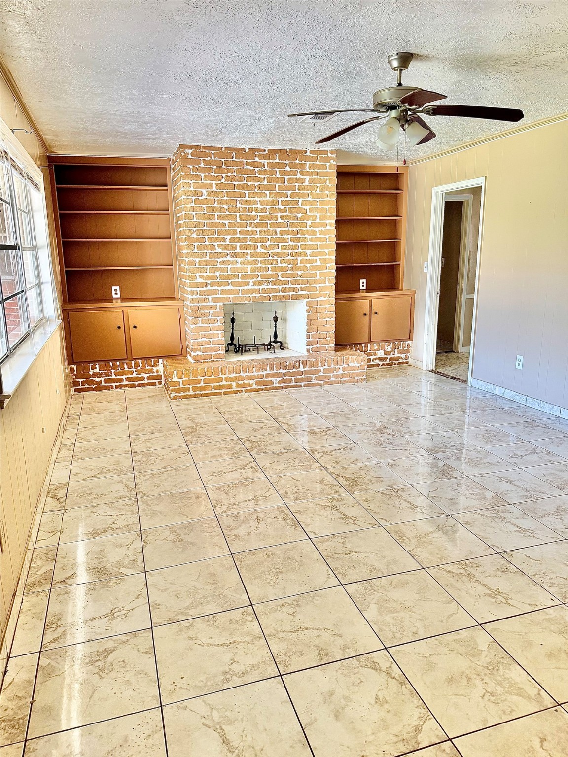 4303 Balcones Drive Property Photo 6