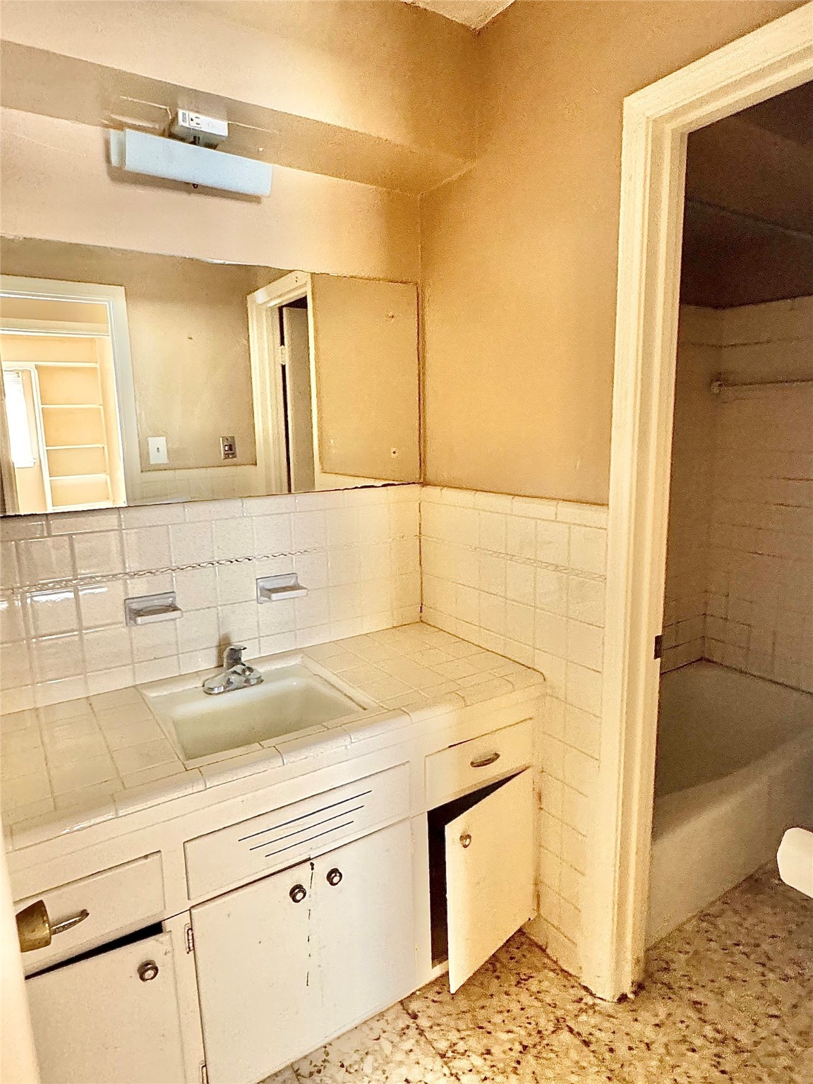 4303 Balcones Drive Property Photo 12