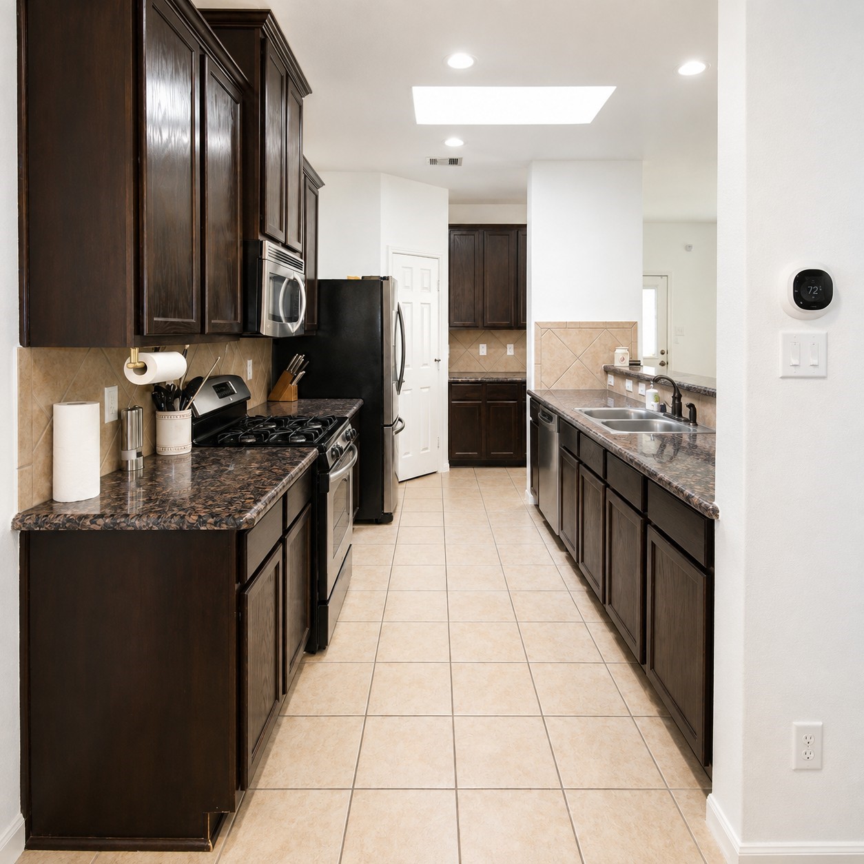 6022 Crakston Street Property Photo 7