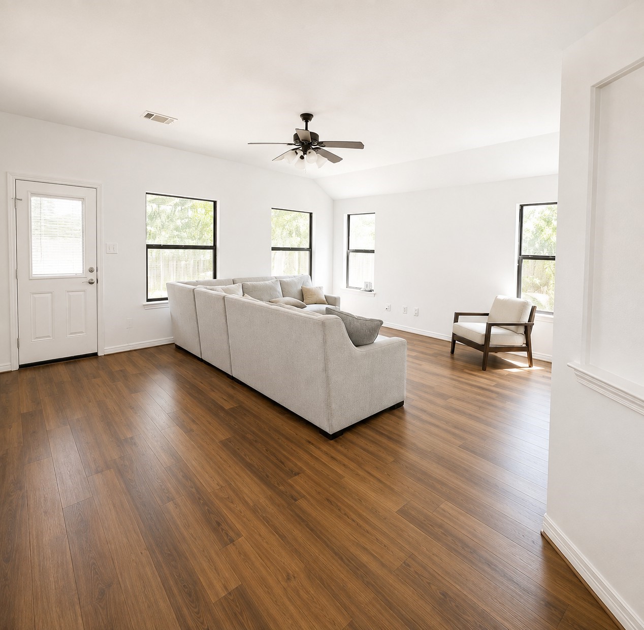 6022 Crakston Street Property Photo 10