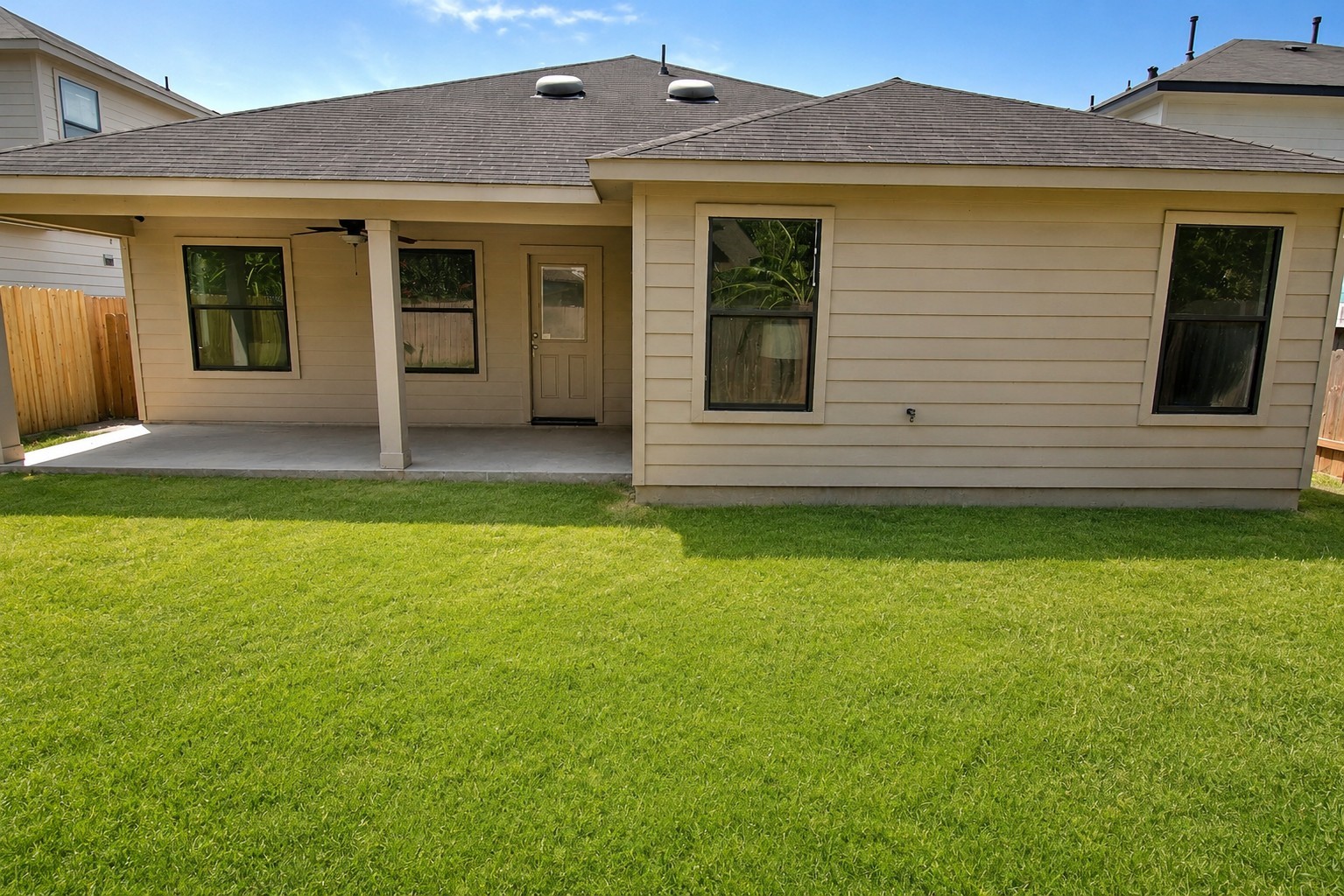 6022 Crakston Street Property Photo 16
