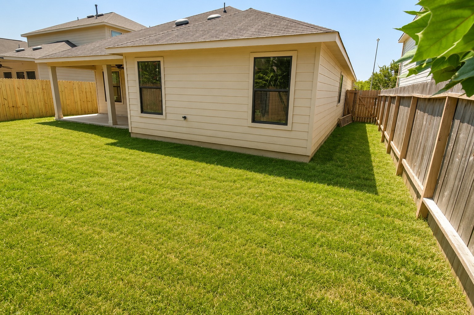 6022 Crakston Street Property Photo 17