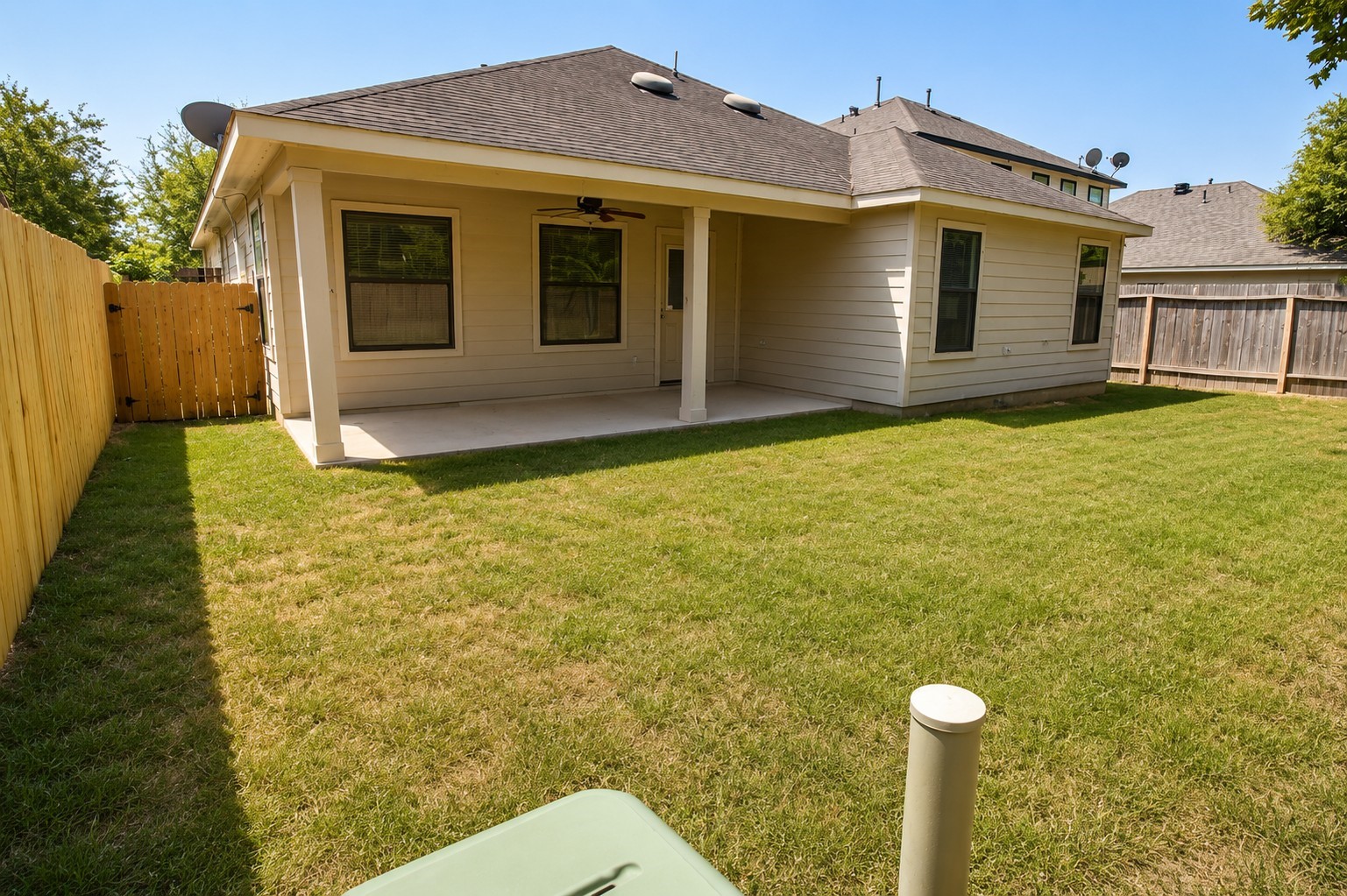 6022 Crakston Street Property Photo 18