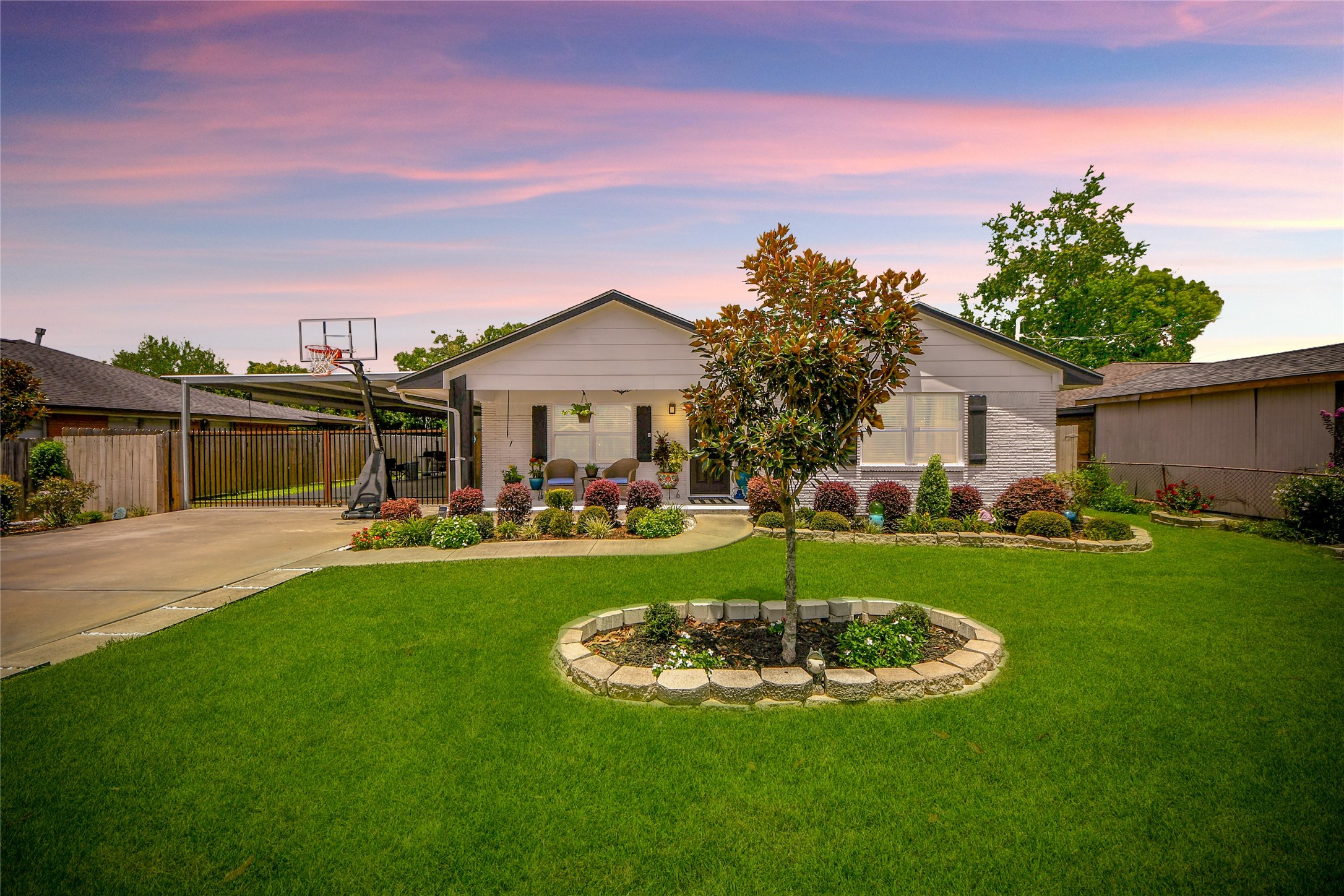 1409 Avenue I Property Photo 2