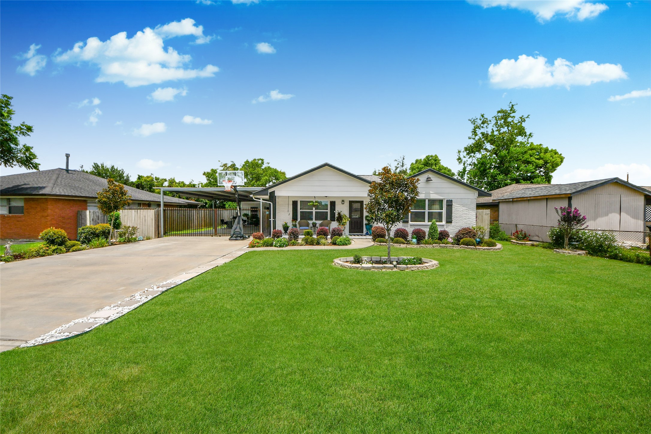 1409 Avenue I Property Photo 3